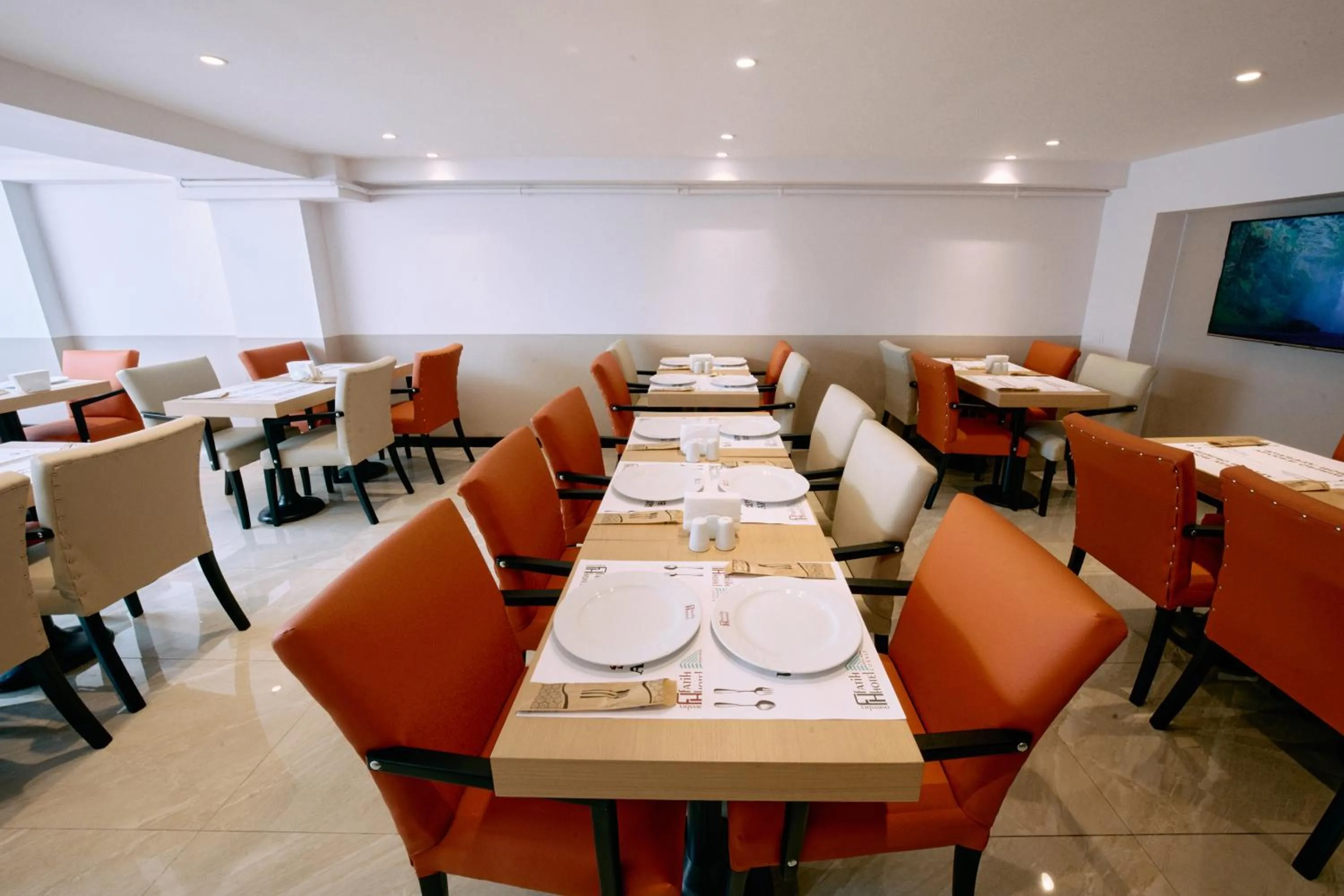 Restaurant/places to eat in Osmanbey Fatih Hotel