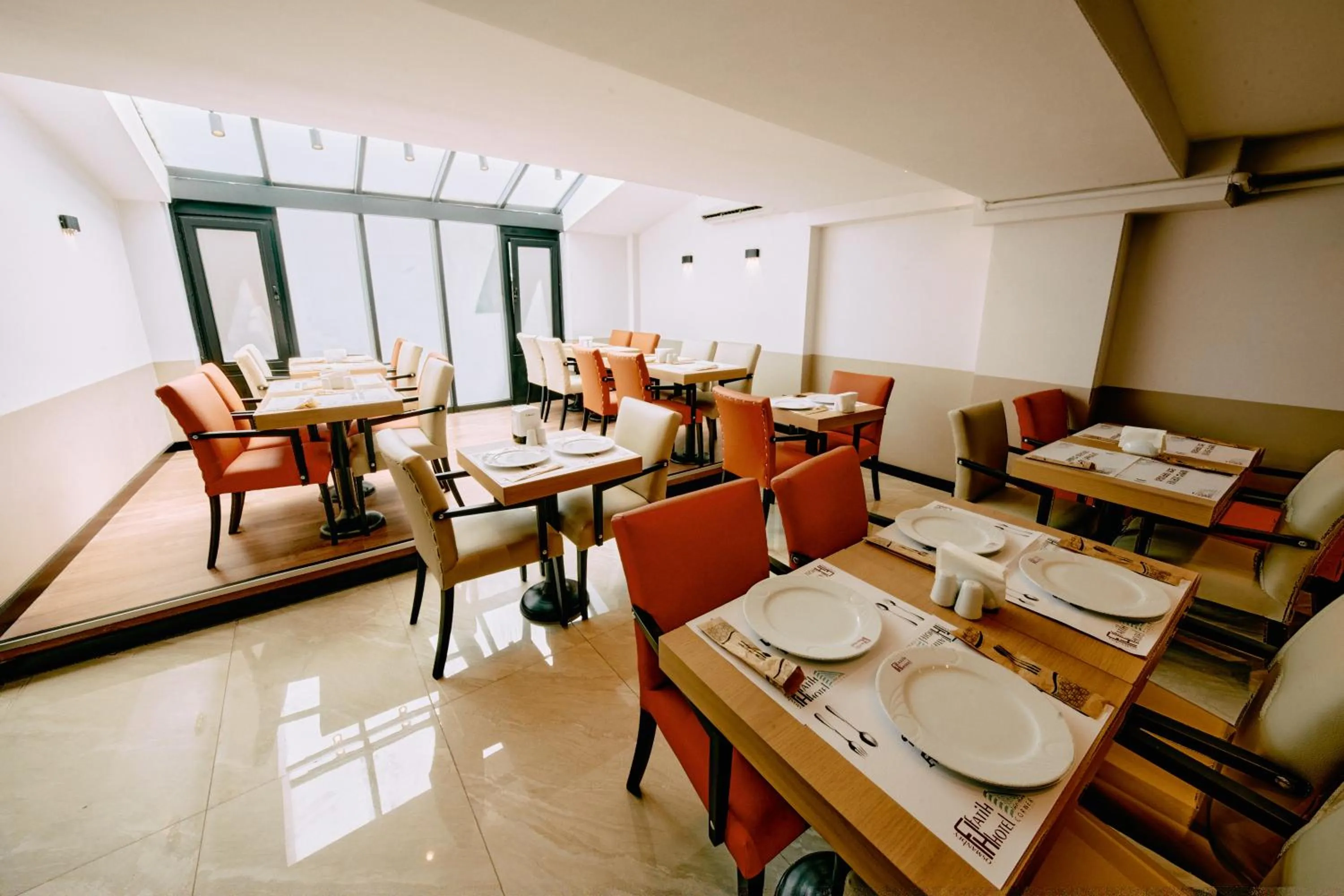 Restaurant/places to eat in Osmanbey Fatih Hotel