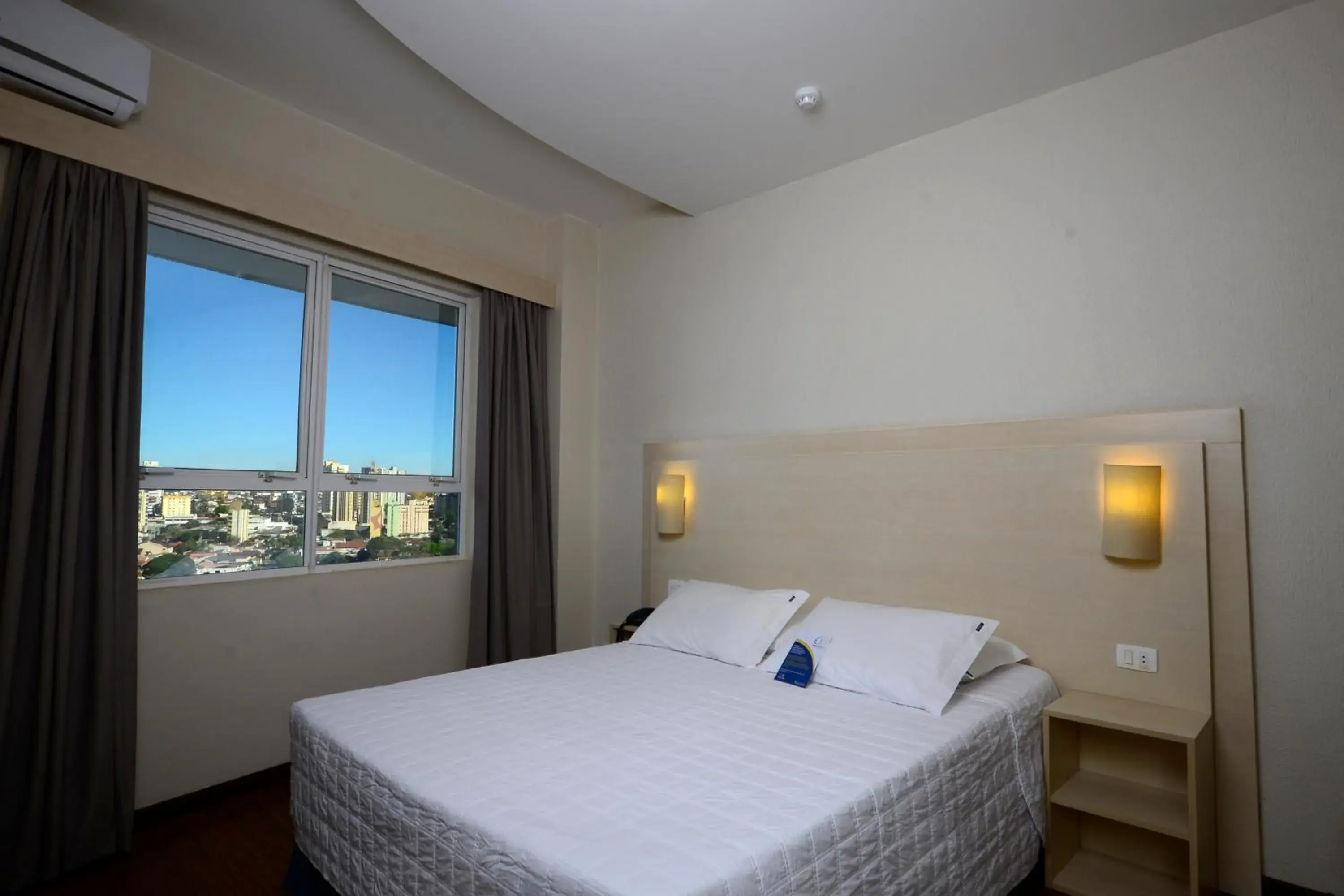 Photo of the whole room, Bed in Golden Blue Hotel Photo of the whole room, Bed in Golden Blue Hotel