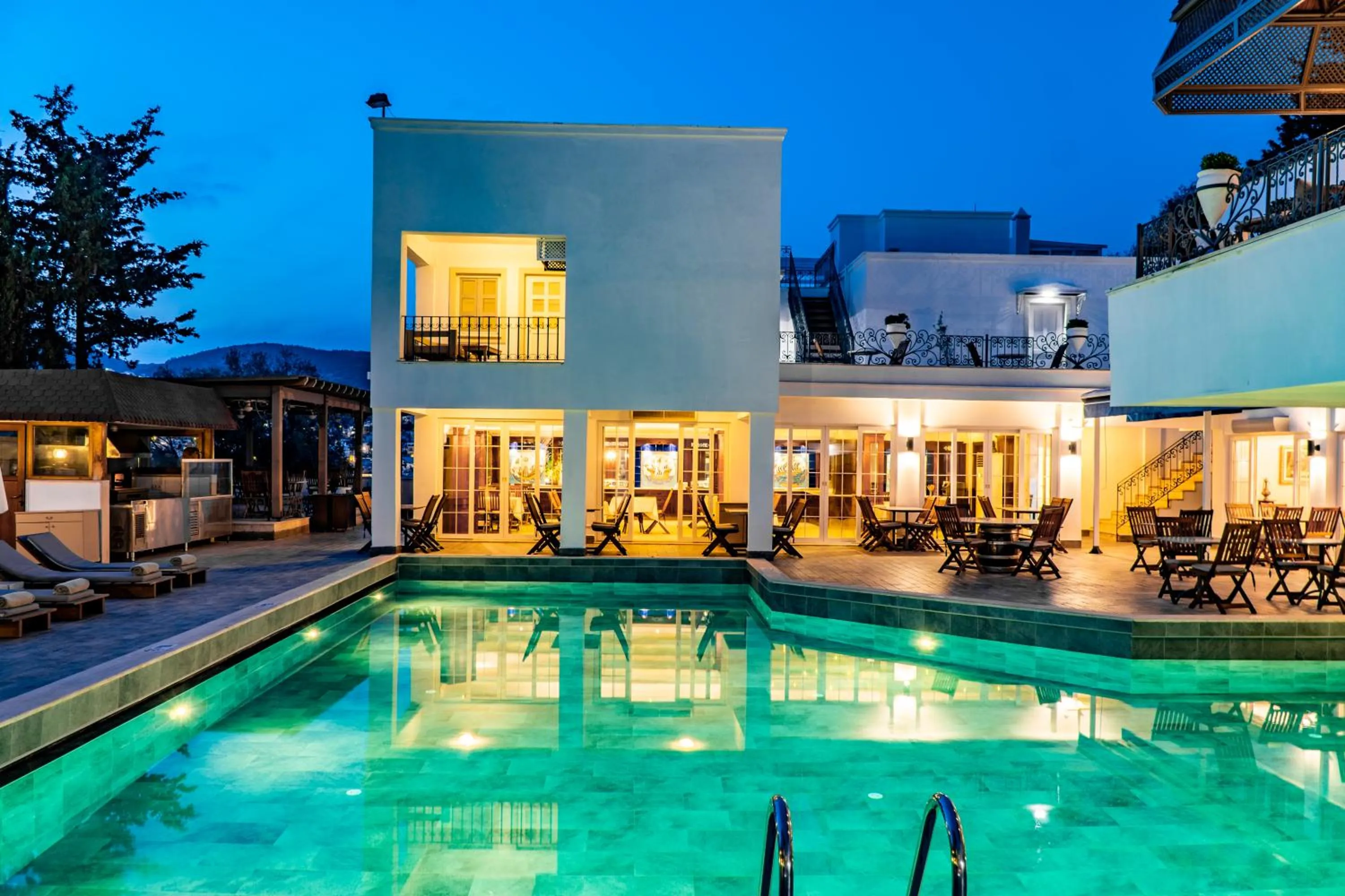 Swimming pool in Manzara Boutique Hotel - Adults Only