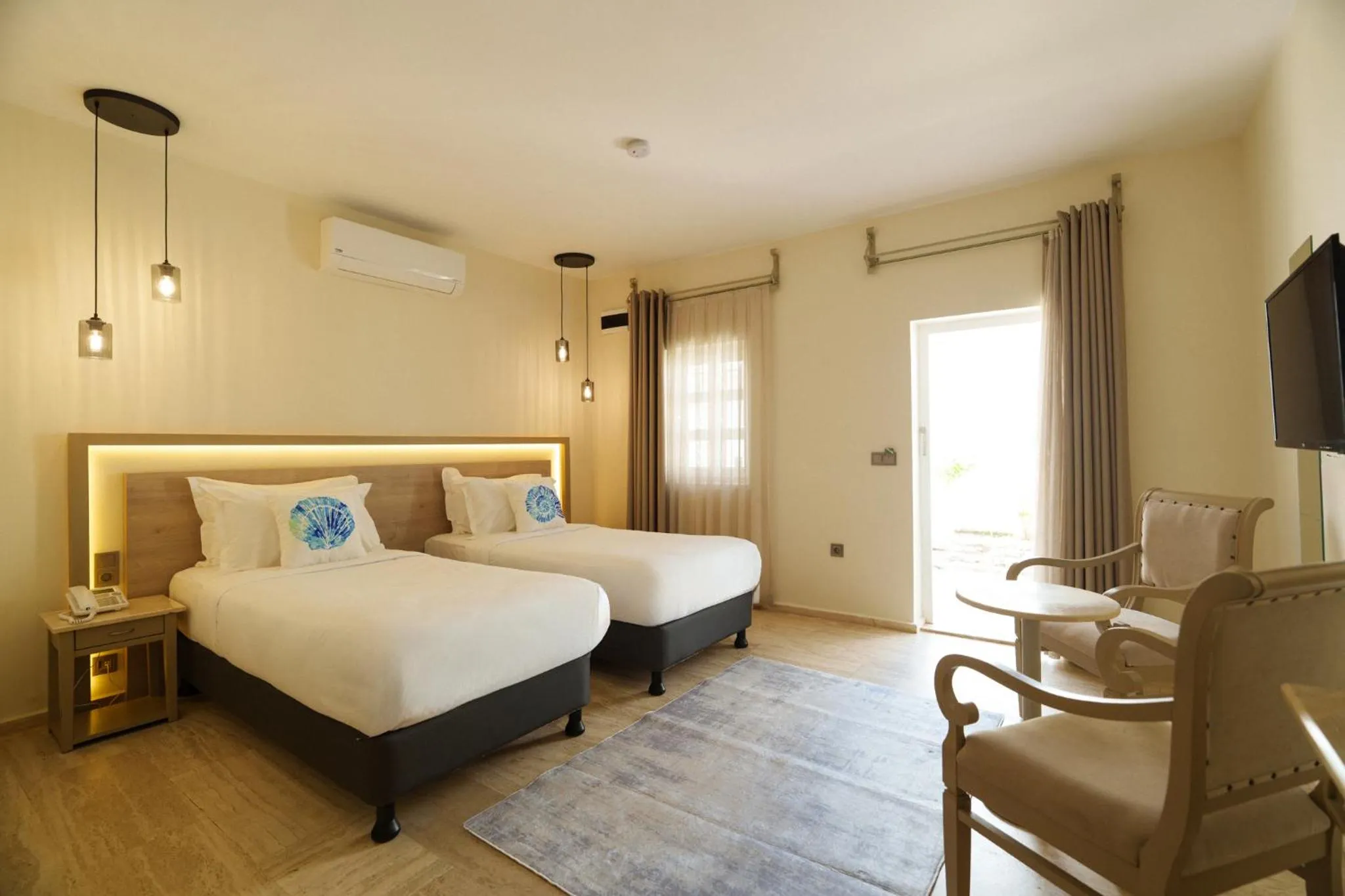 Photo of the whole room, Bed in Manzara Boutique Hotel - Adults Only