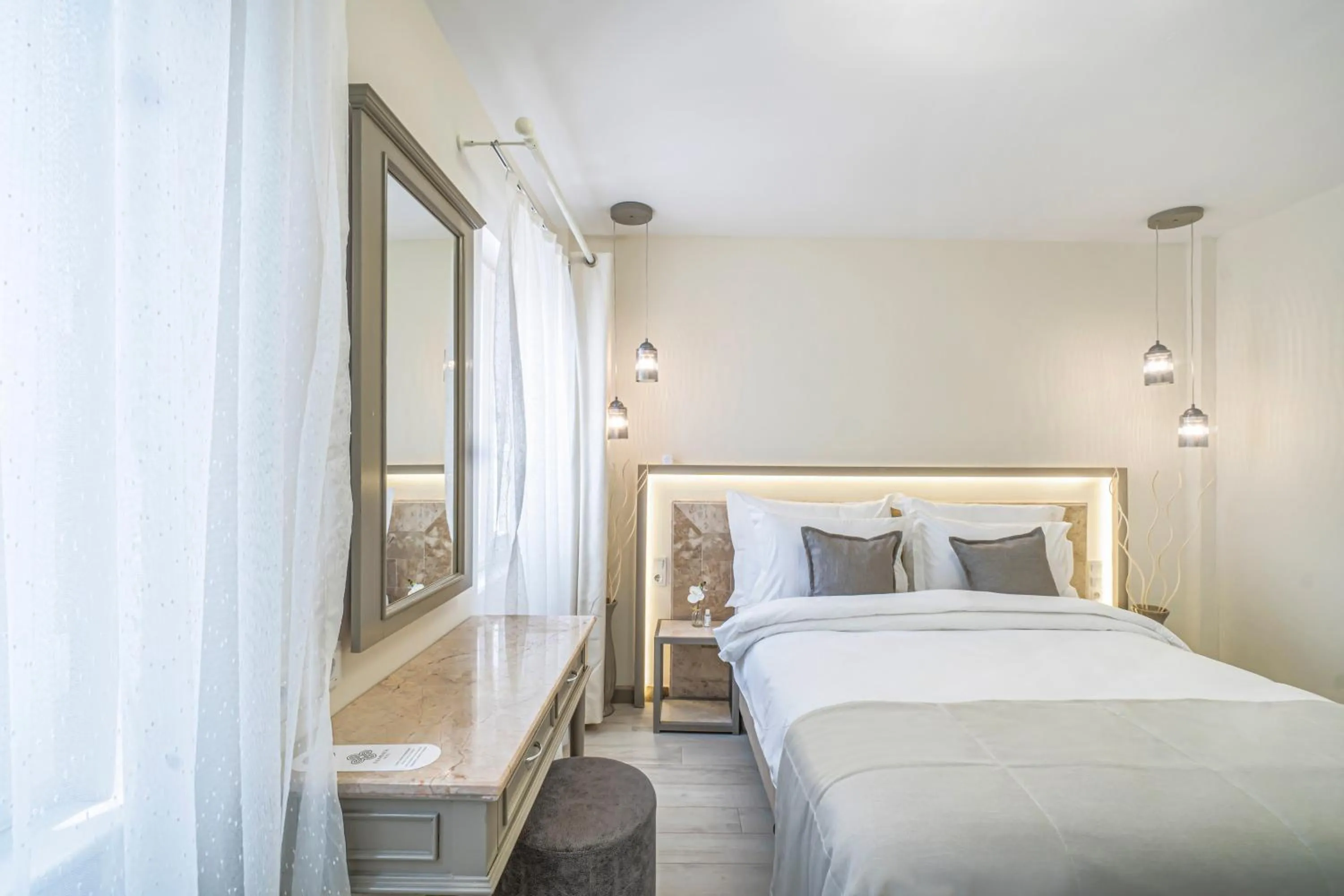 Bedroom, Bed in Elementa Boutique Hotel - Adults Only
