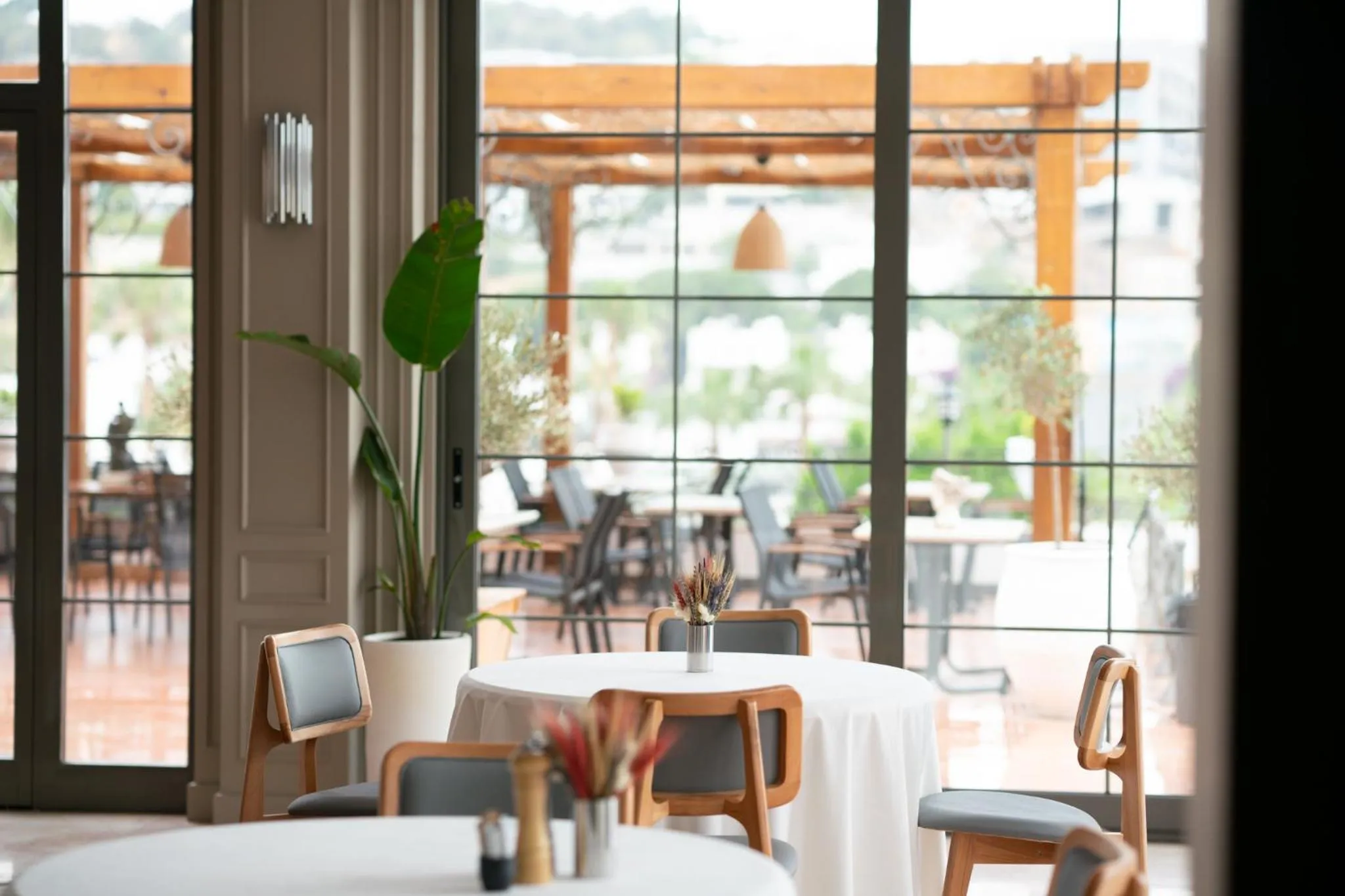 Restaurant/places to eat in Elementa Boutique Hotel - Adults Only