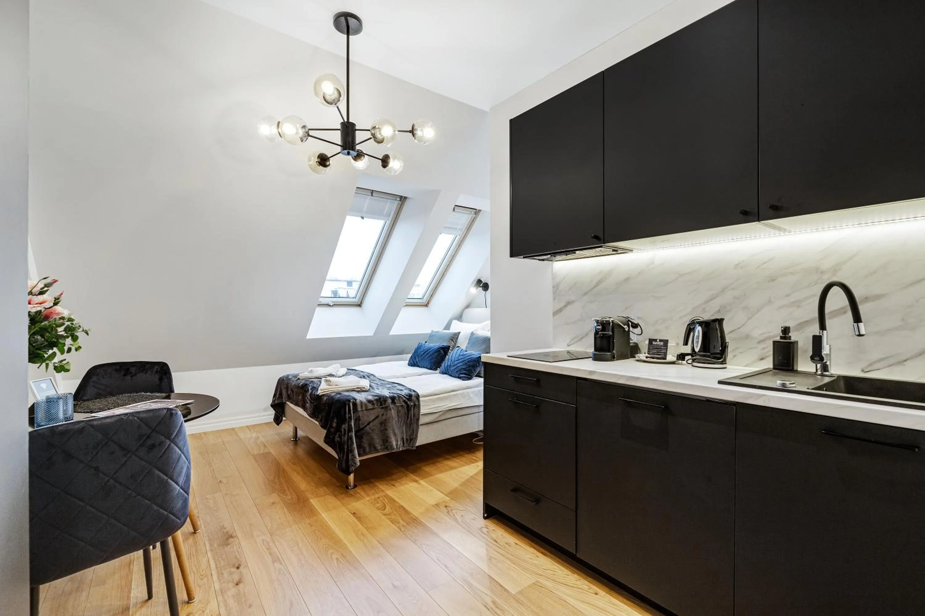 Living room, Bed in Bob W Tallinn City Centre - Avangard