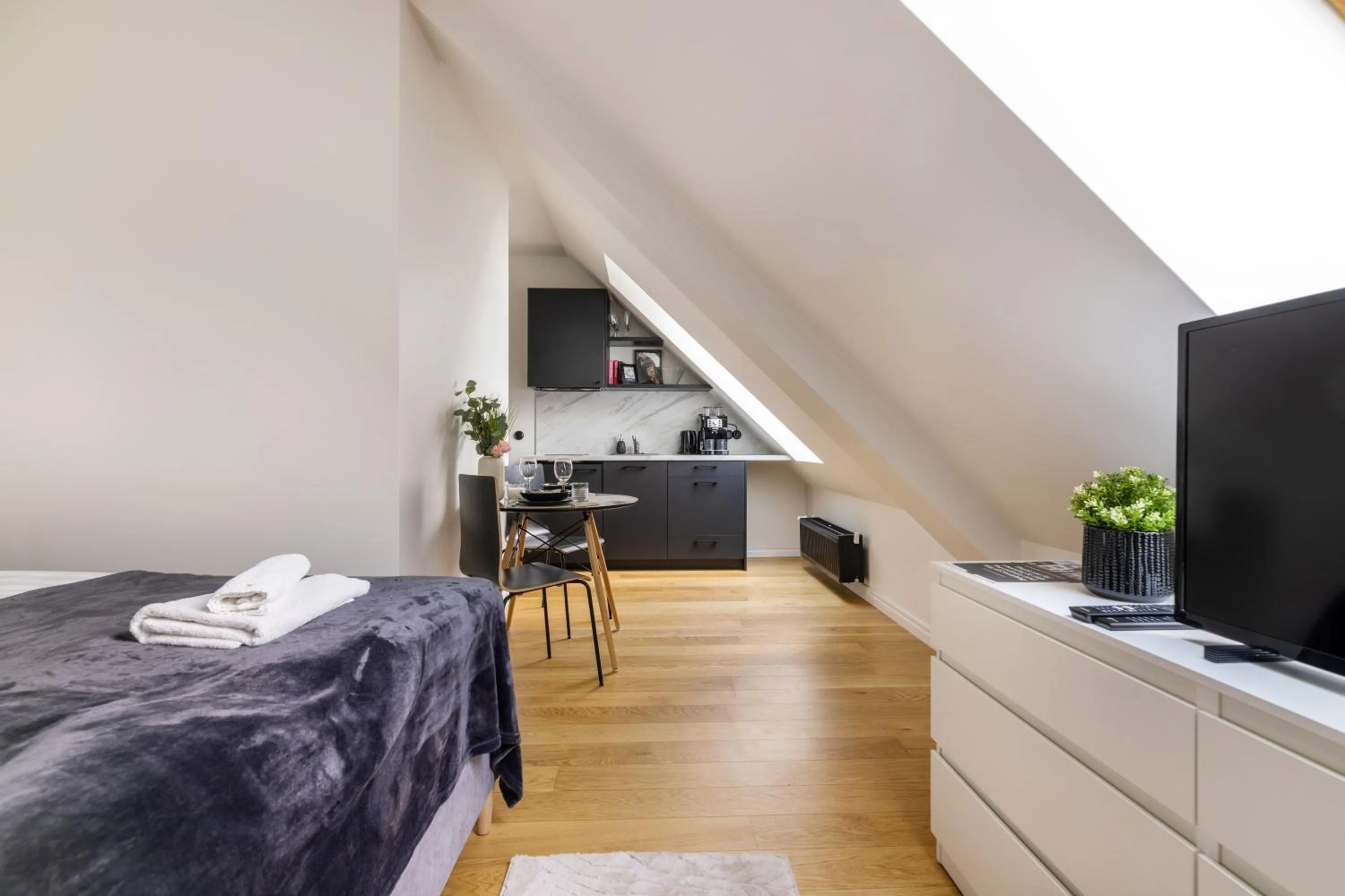 TV and multimedia, Bed in Bob W Tallinn City Centre - Avangard