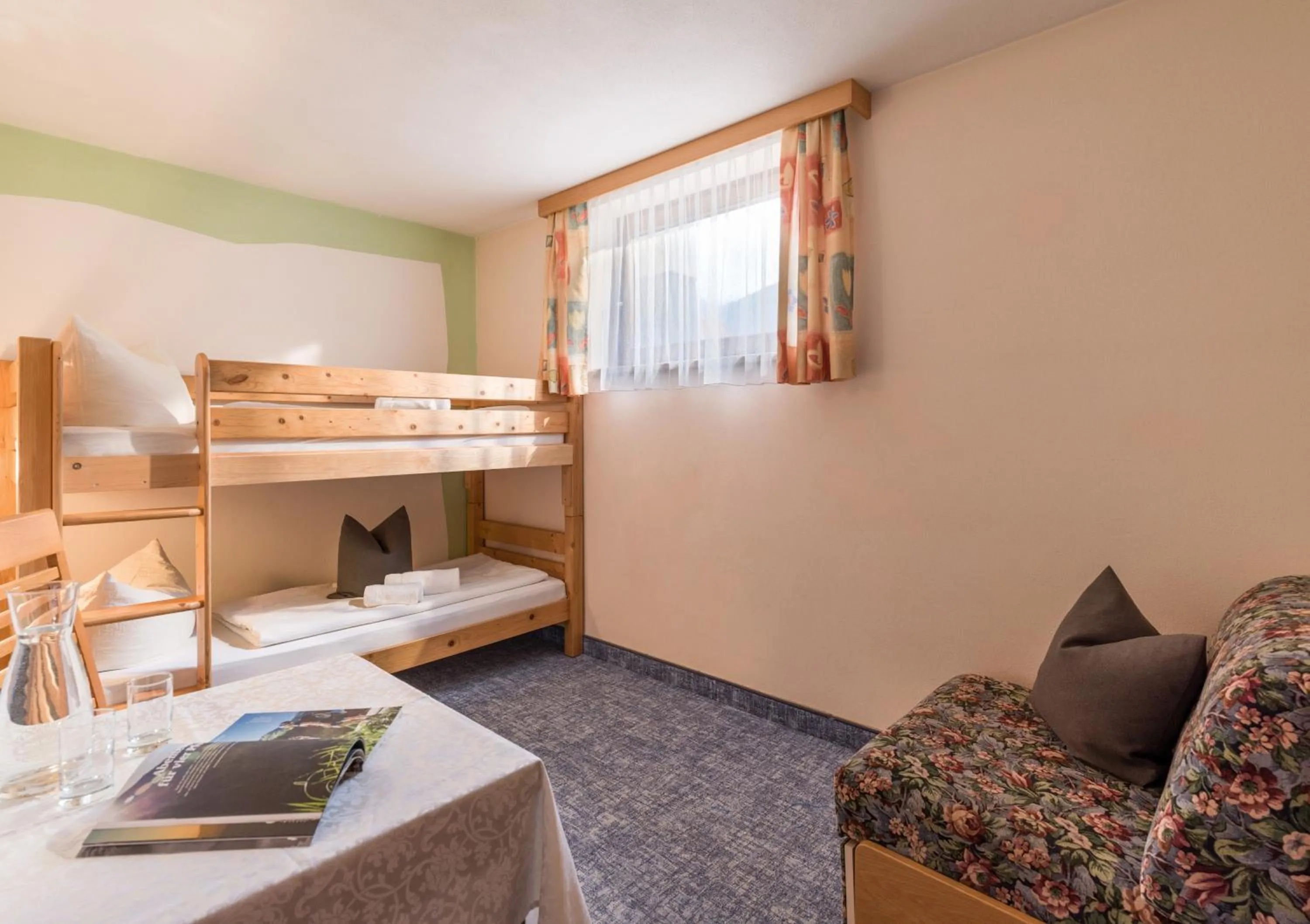 bunk bed, Bed in Ferienhaus Kröll
