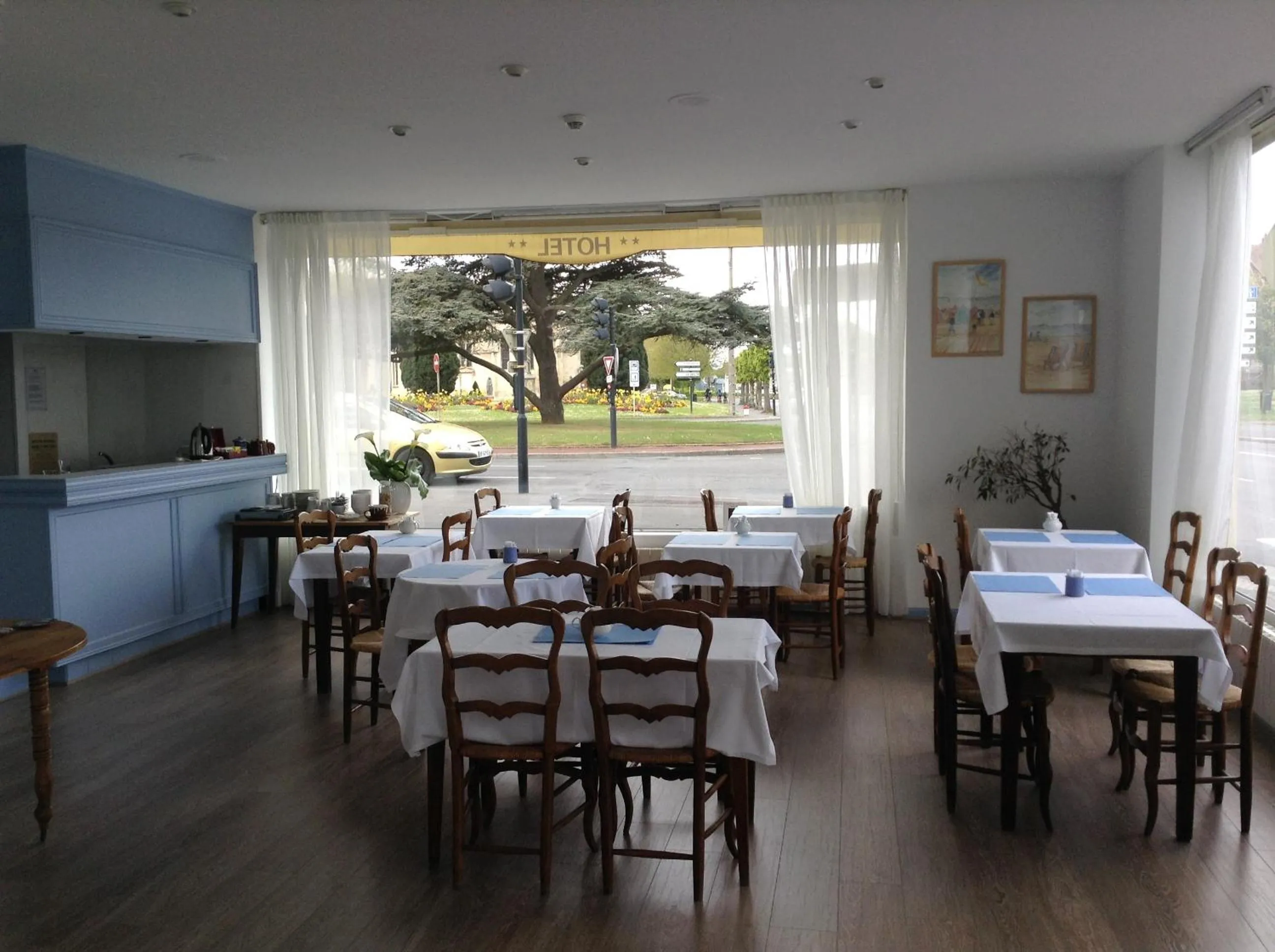 Restaurant/places to eat in Hotel Du Parc