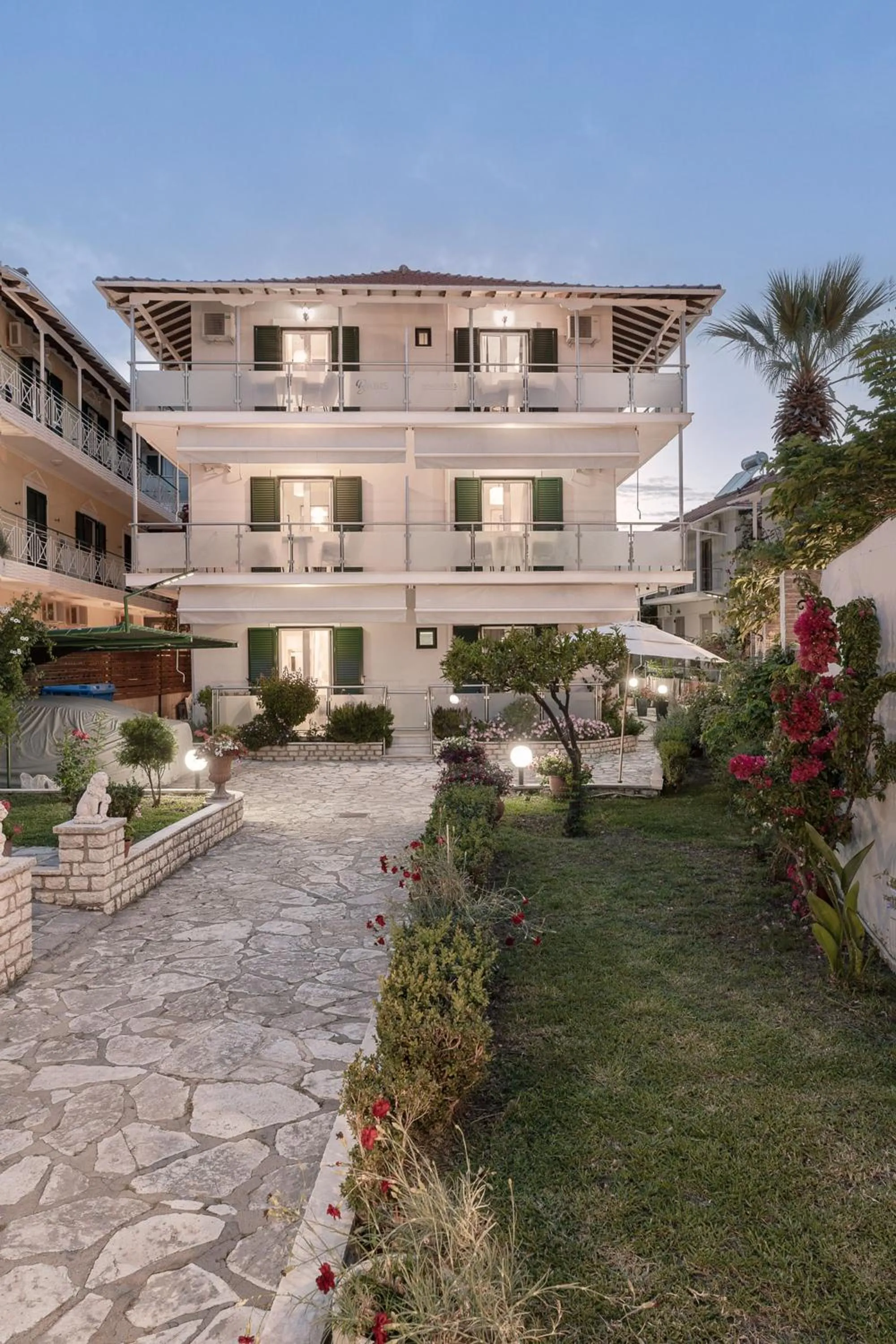 Captain's Seafront Apartments