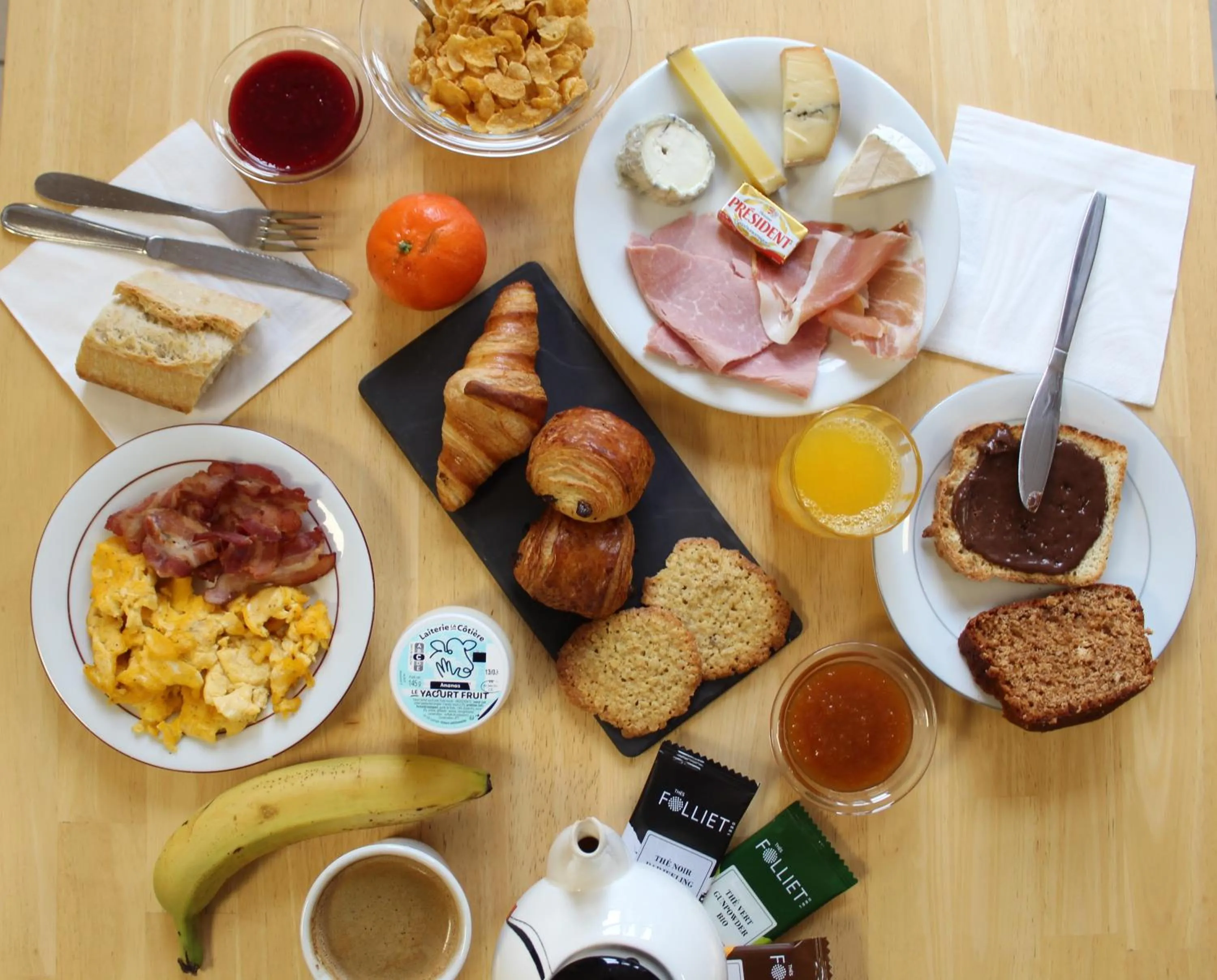 Breakfast in Hôtel Mélodie
