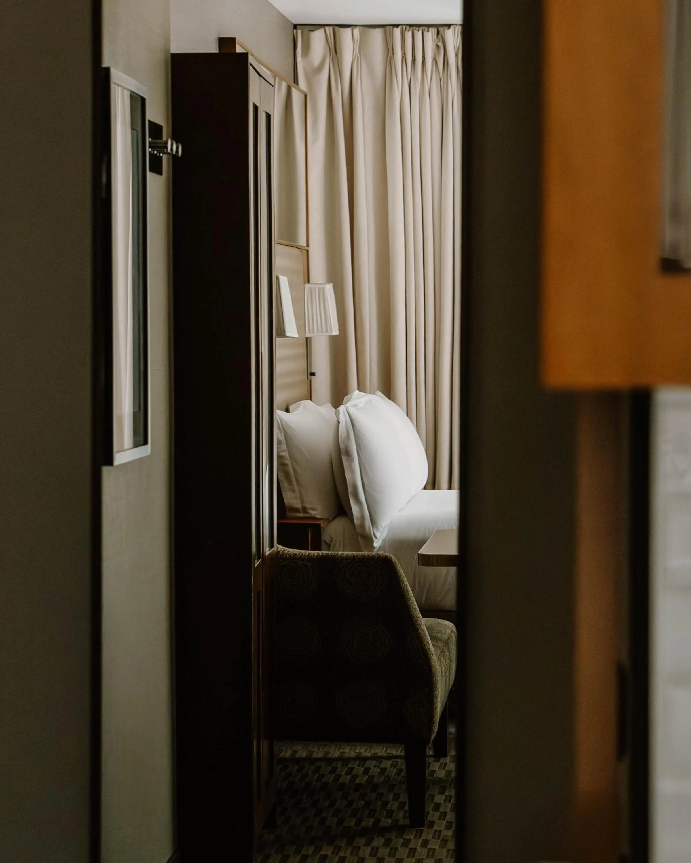 Bed in Club Quarters Hotel Grand Central, New York