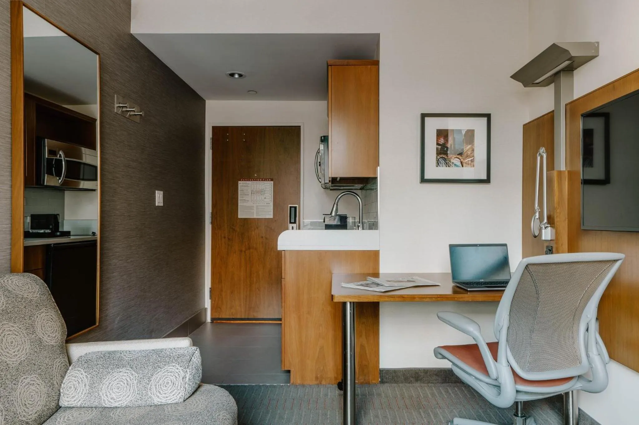 Photo of the whole room in Club Quarters Hotel Grand Central, New York