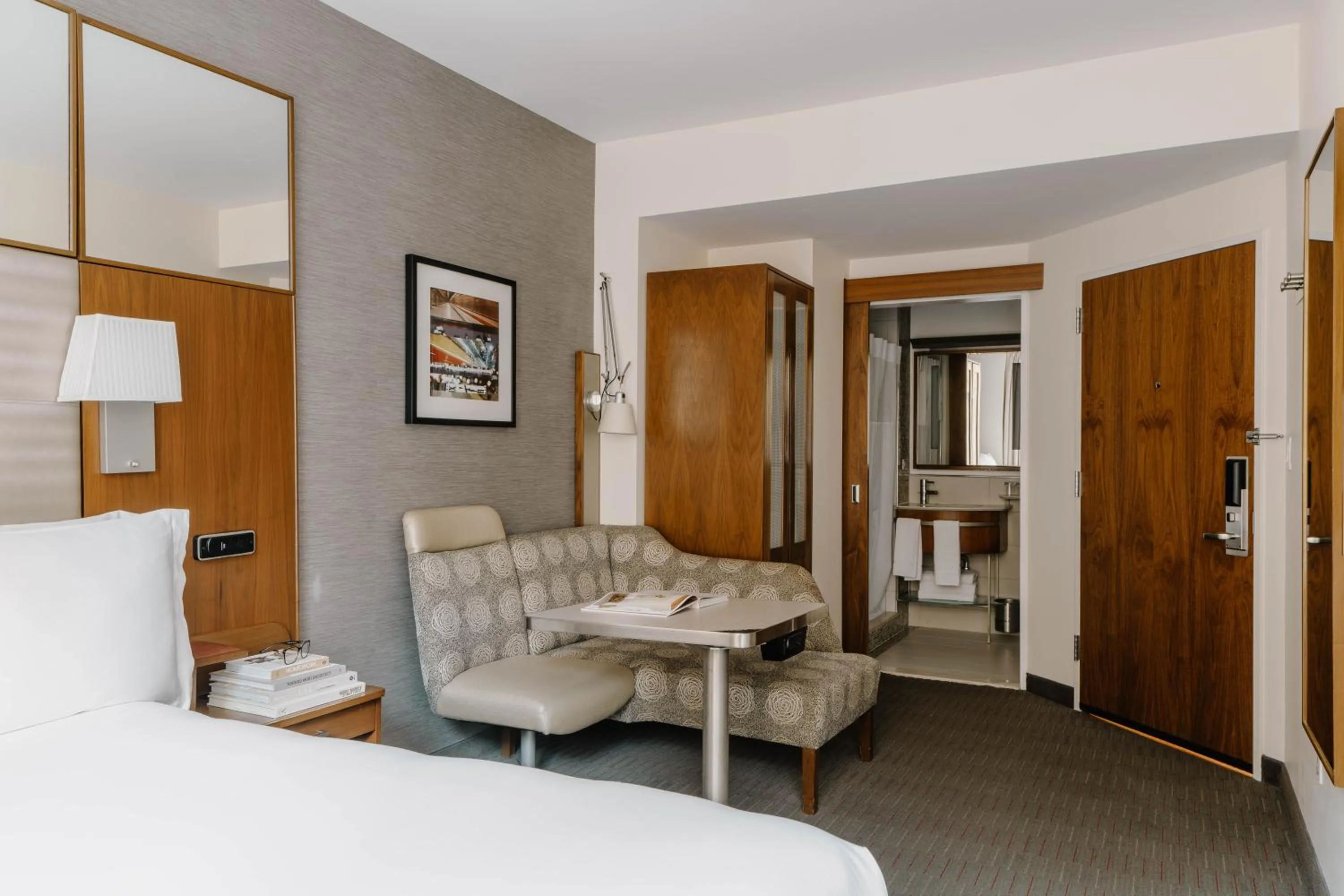 Bed in Club Quarters Hotel Grand Central, New York