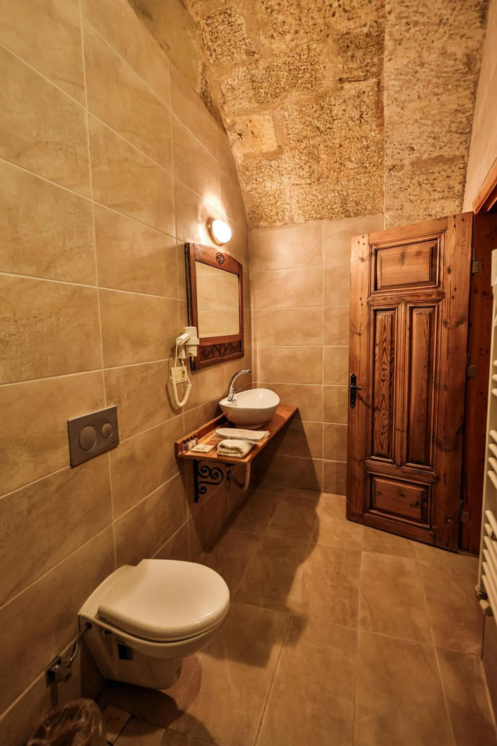 Toilet in Cappadocia Eagle Cave Inn