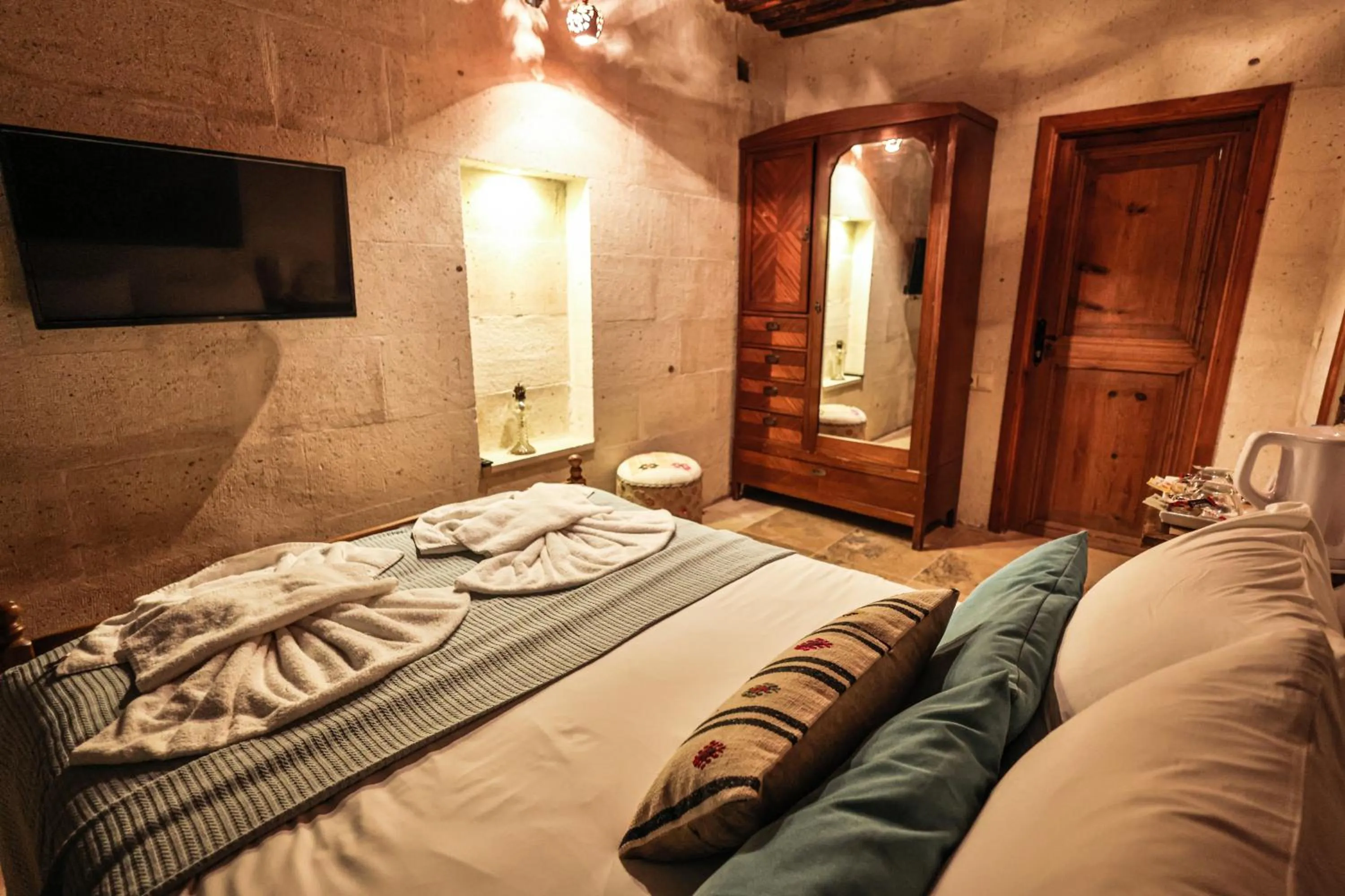 Bedroom, Bed in Cappadocia Eagle Cave Inn