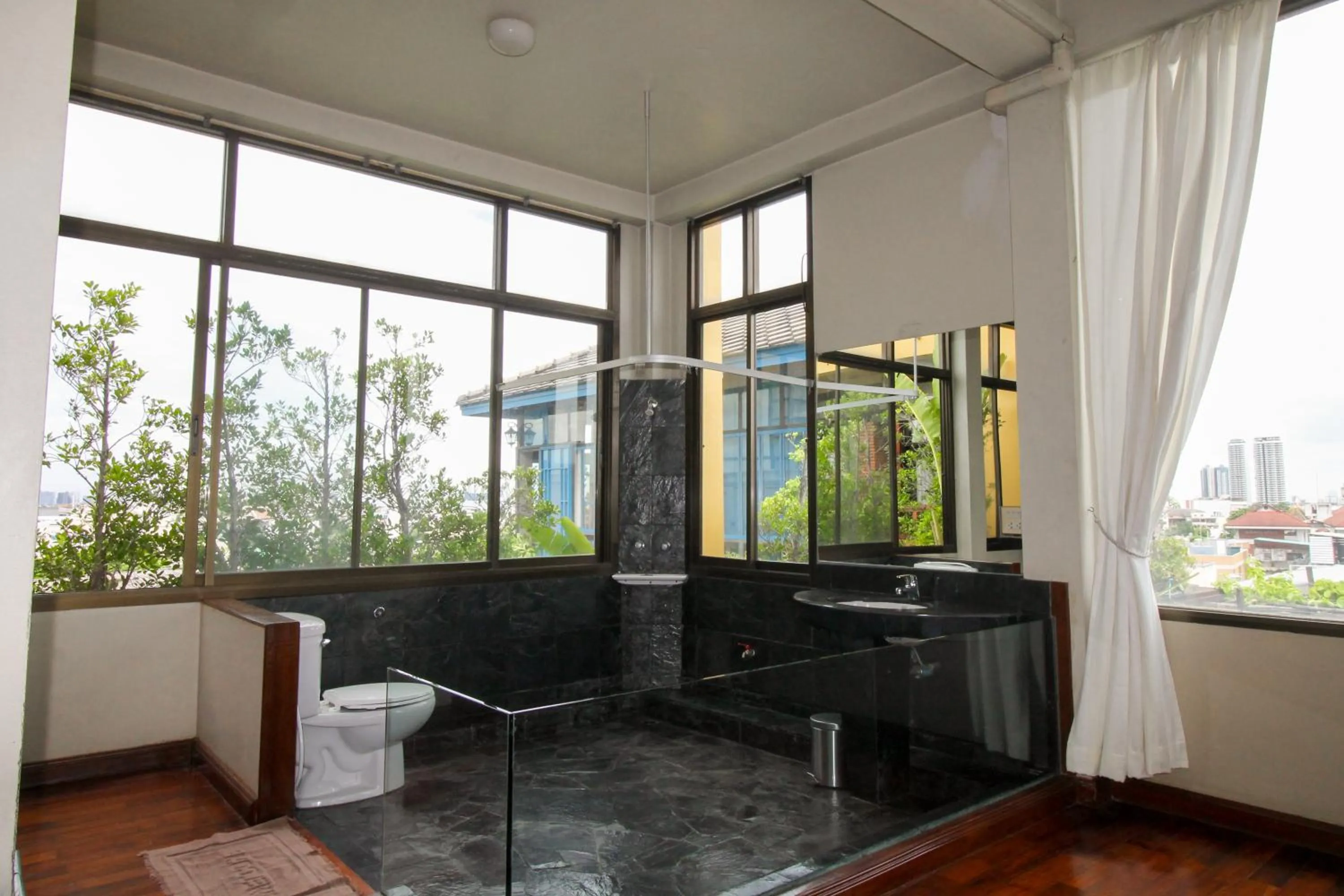 Sourire at Rattanakosin Island Hotel