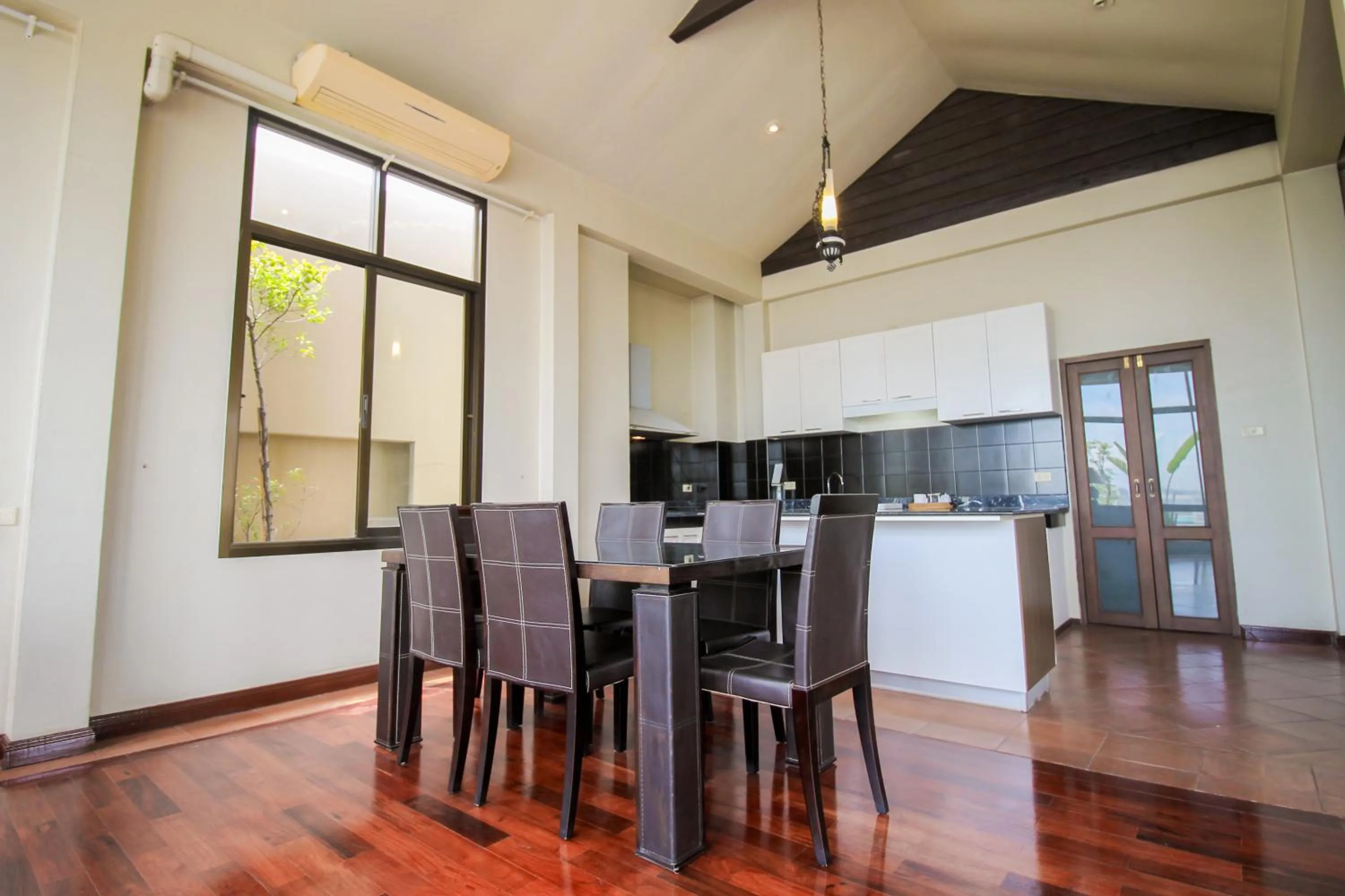 Sourire at Rattanakosin Island Hotel