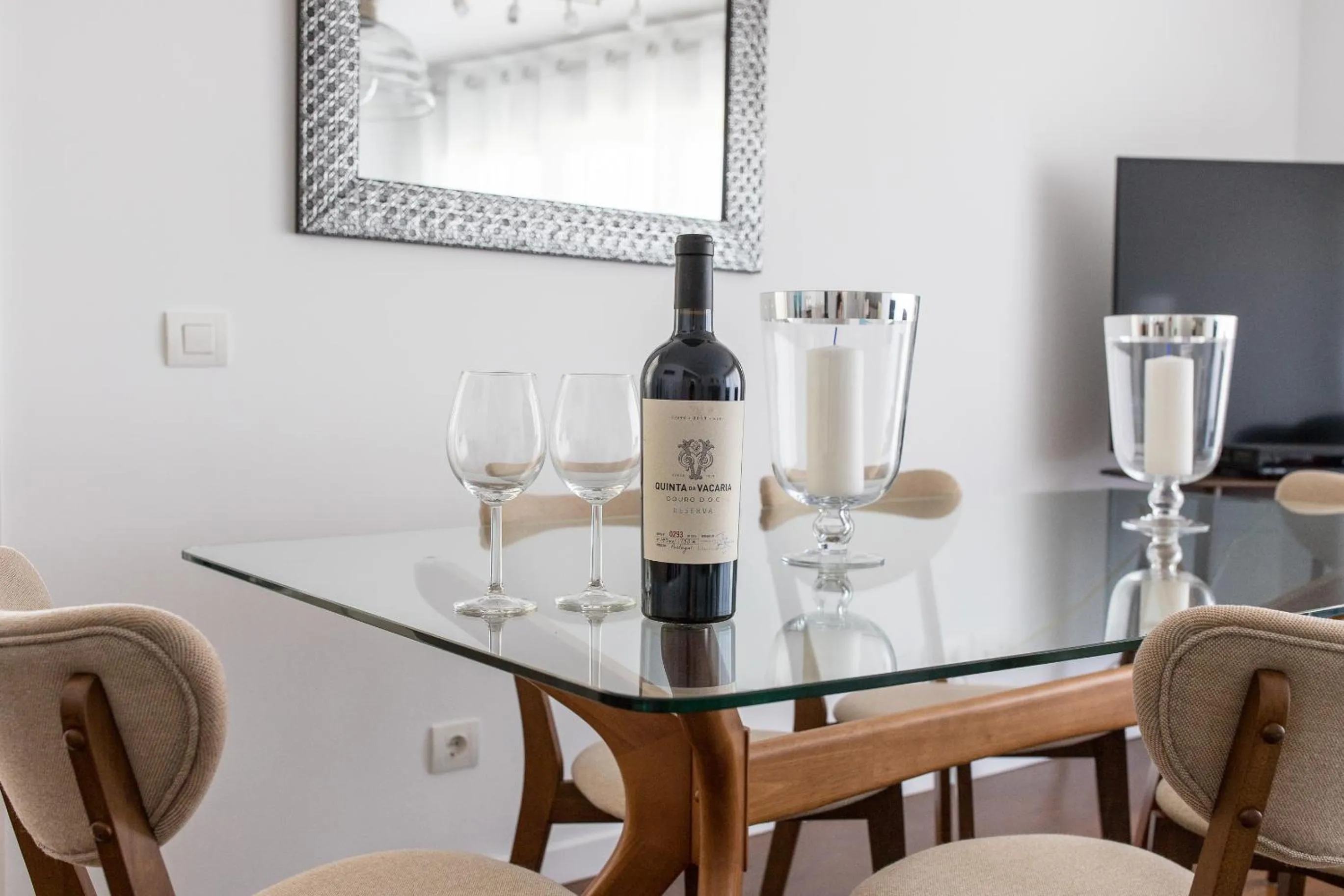 Dining area in Charming Apartment with Balcony & Pool