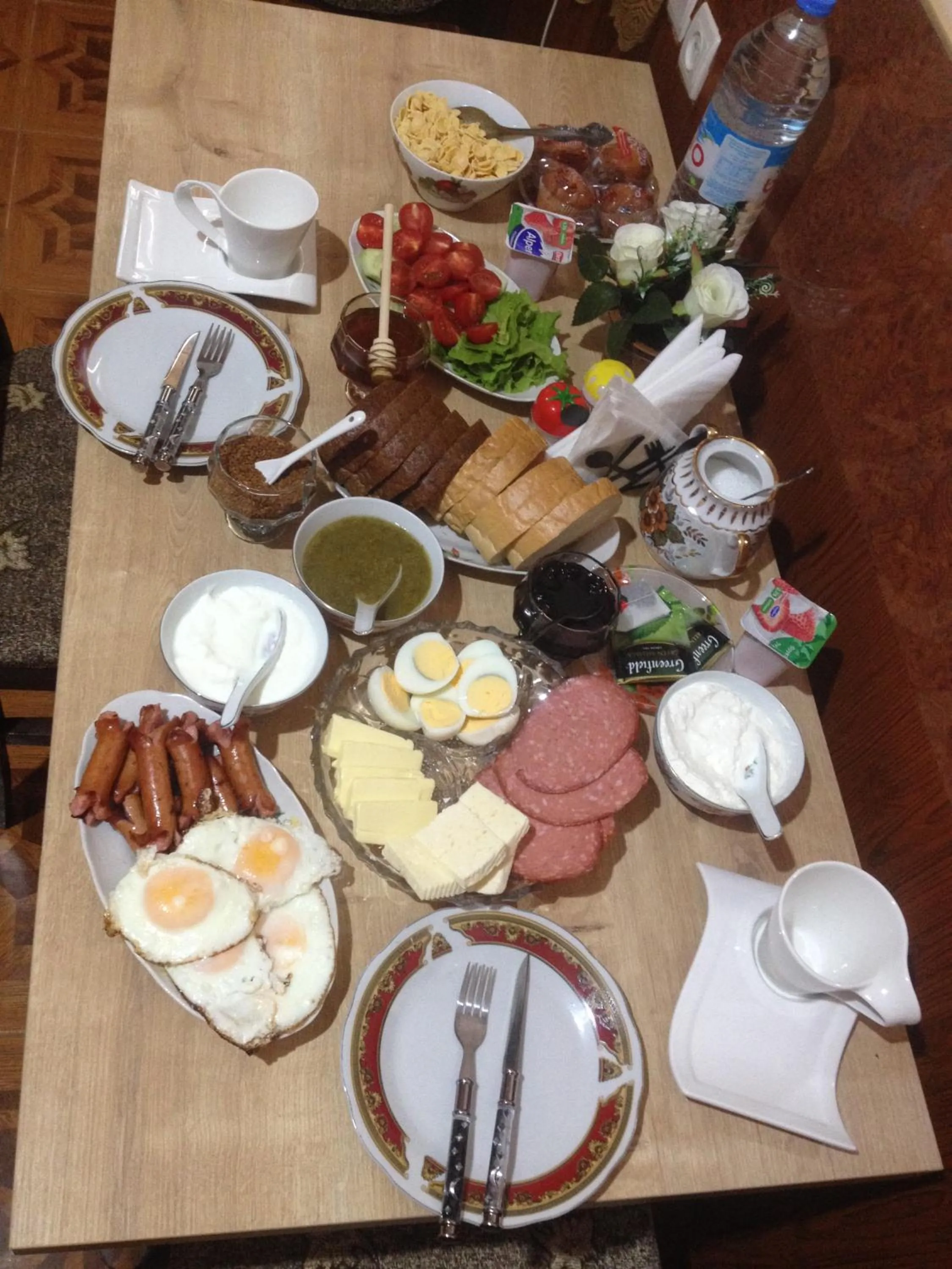 Continental breakfast in Sweet Memories