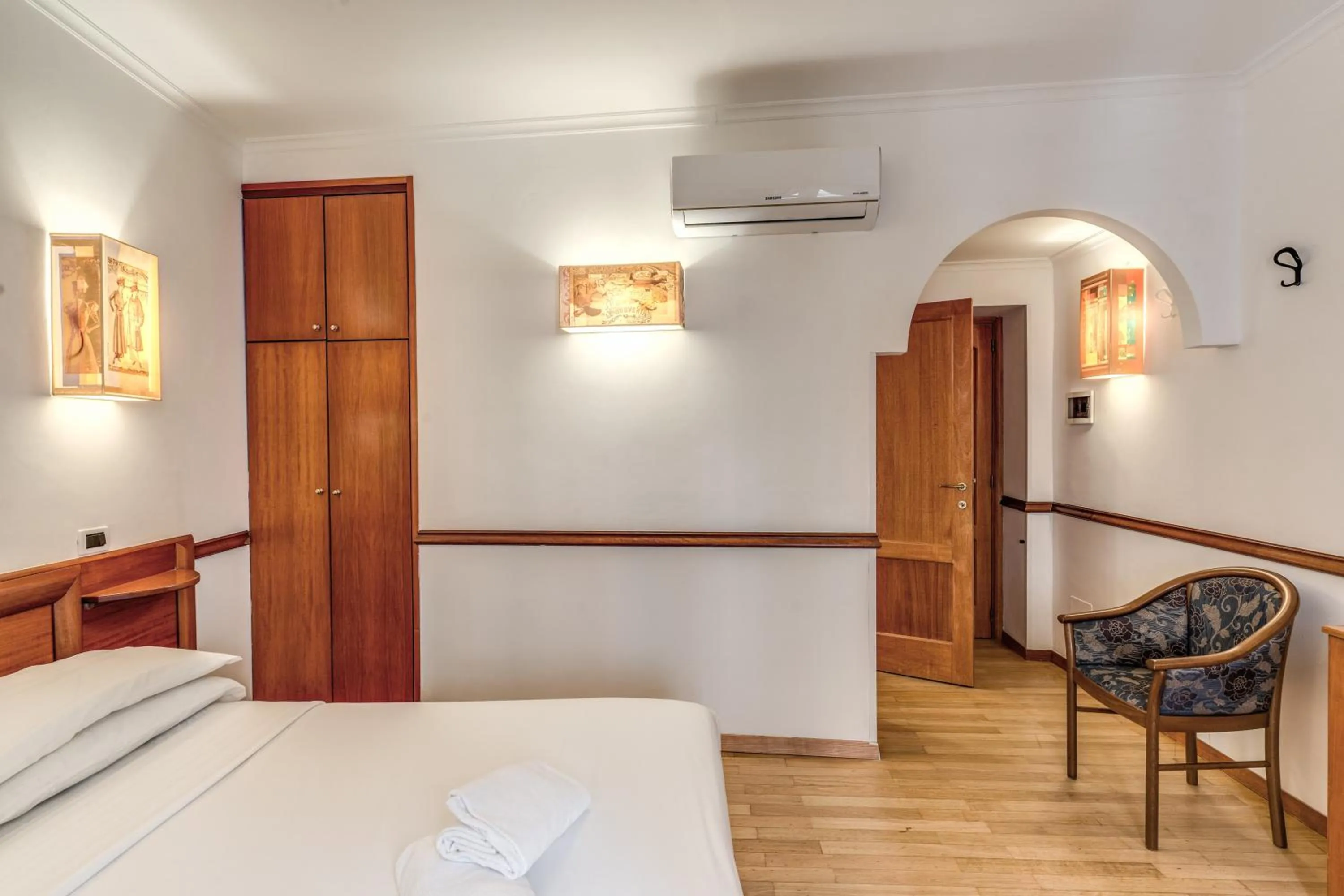 Bedroom, Bed in Hotel Santa Prassede