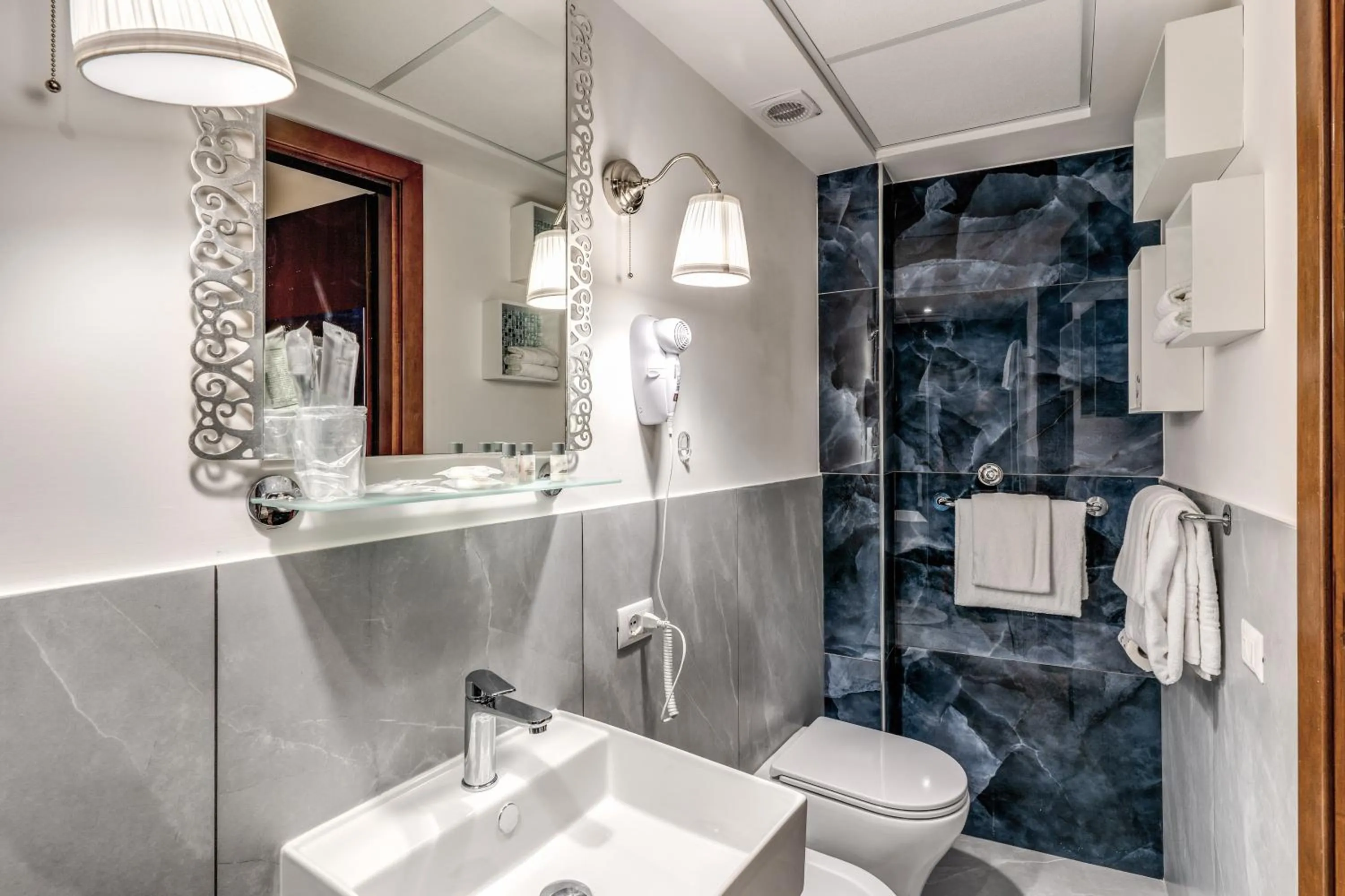 Bathroom in Hotel Santa Prassede