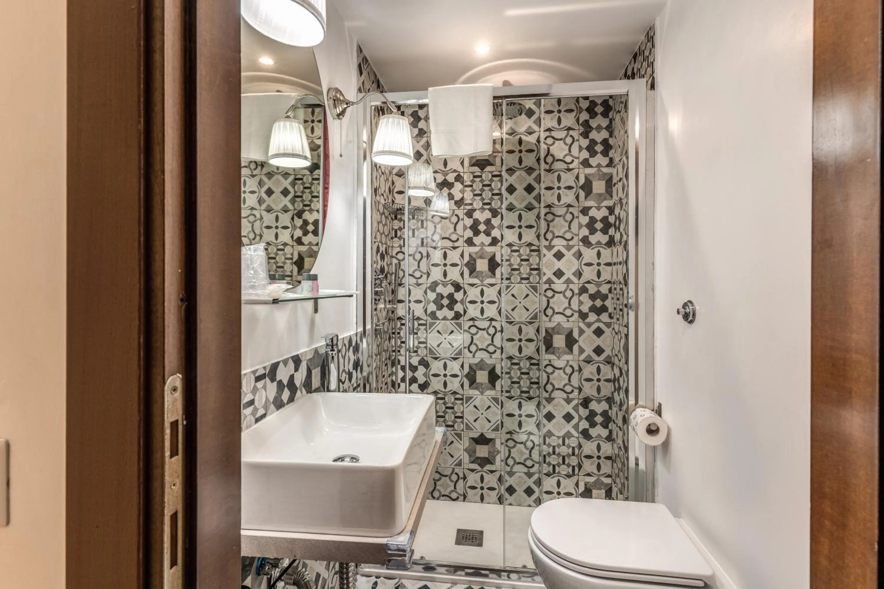 Shower in Hotel Santa Prassede