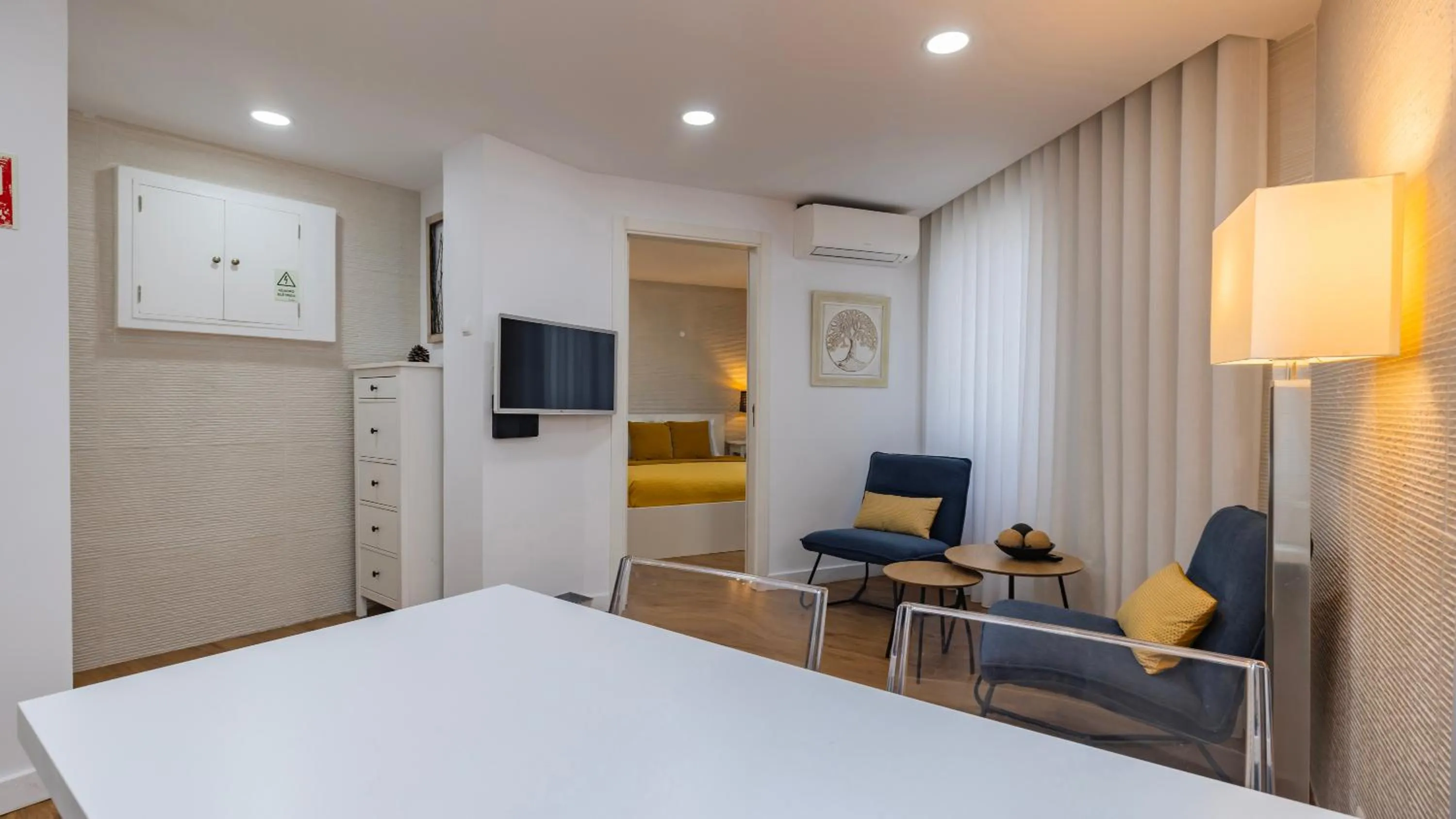 TV and multimedia, Bed in Sítio do Castelo Beach in Cascais by LovelyStay