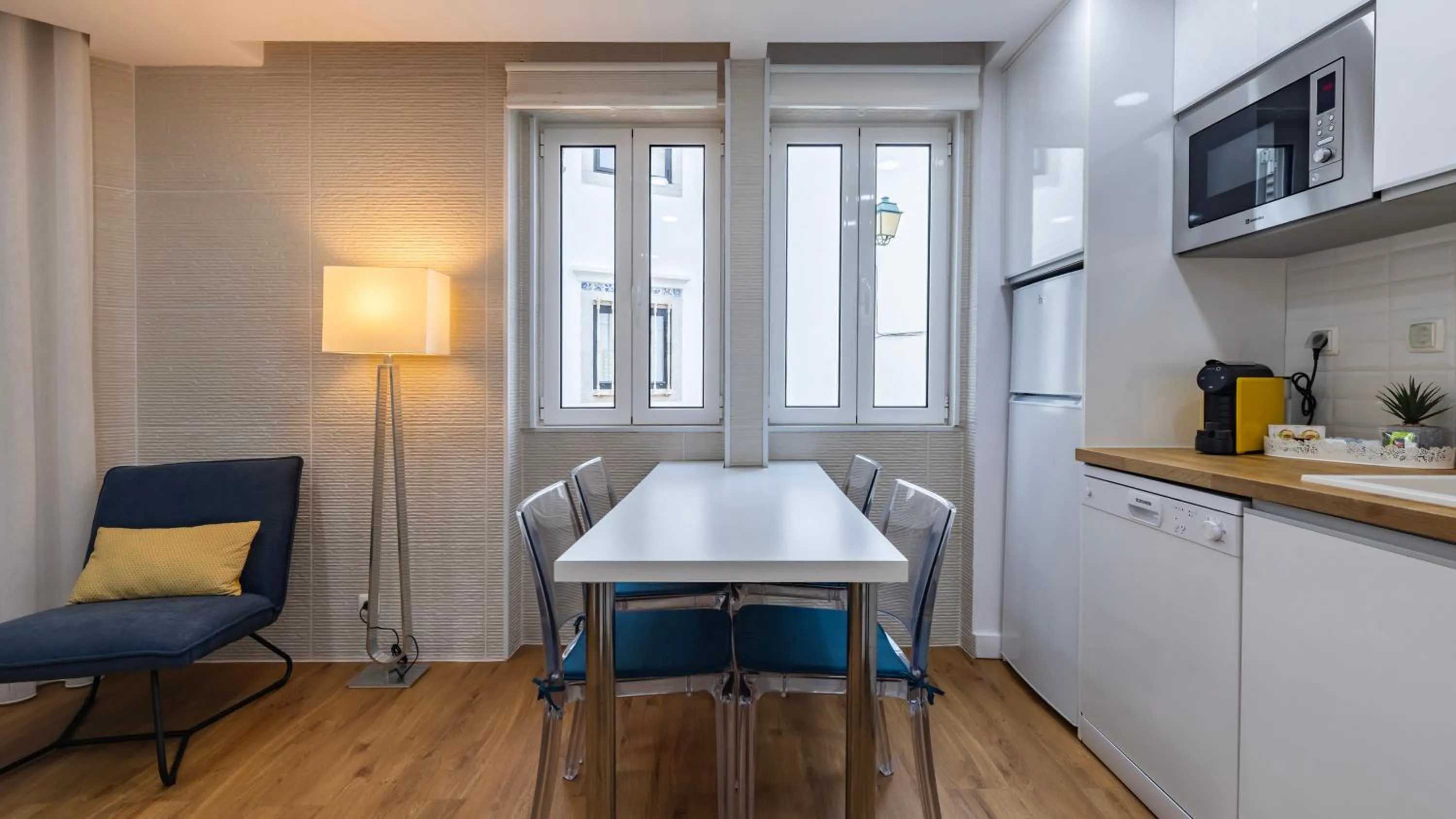 Kitchen or kitchenette in Sítio do Castelo Beach in Cascais by LovelyStay