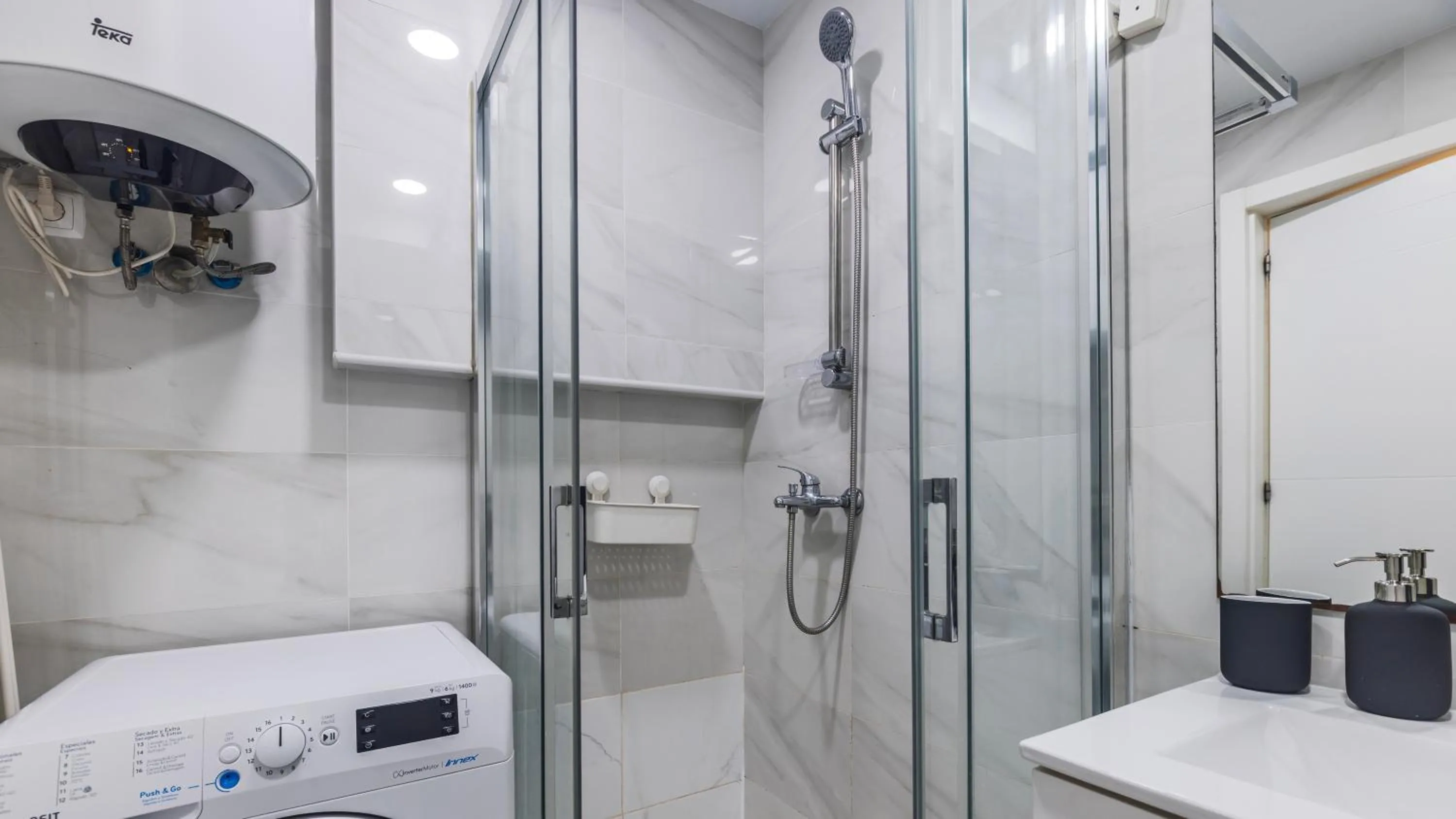 Shower in Sítio do Castelo Beach in Cascais by LovelyStay