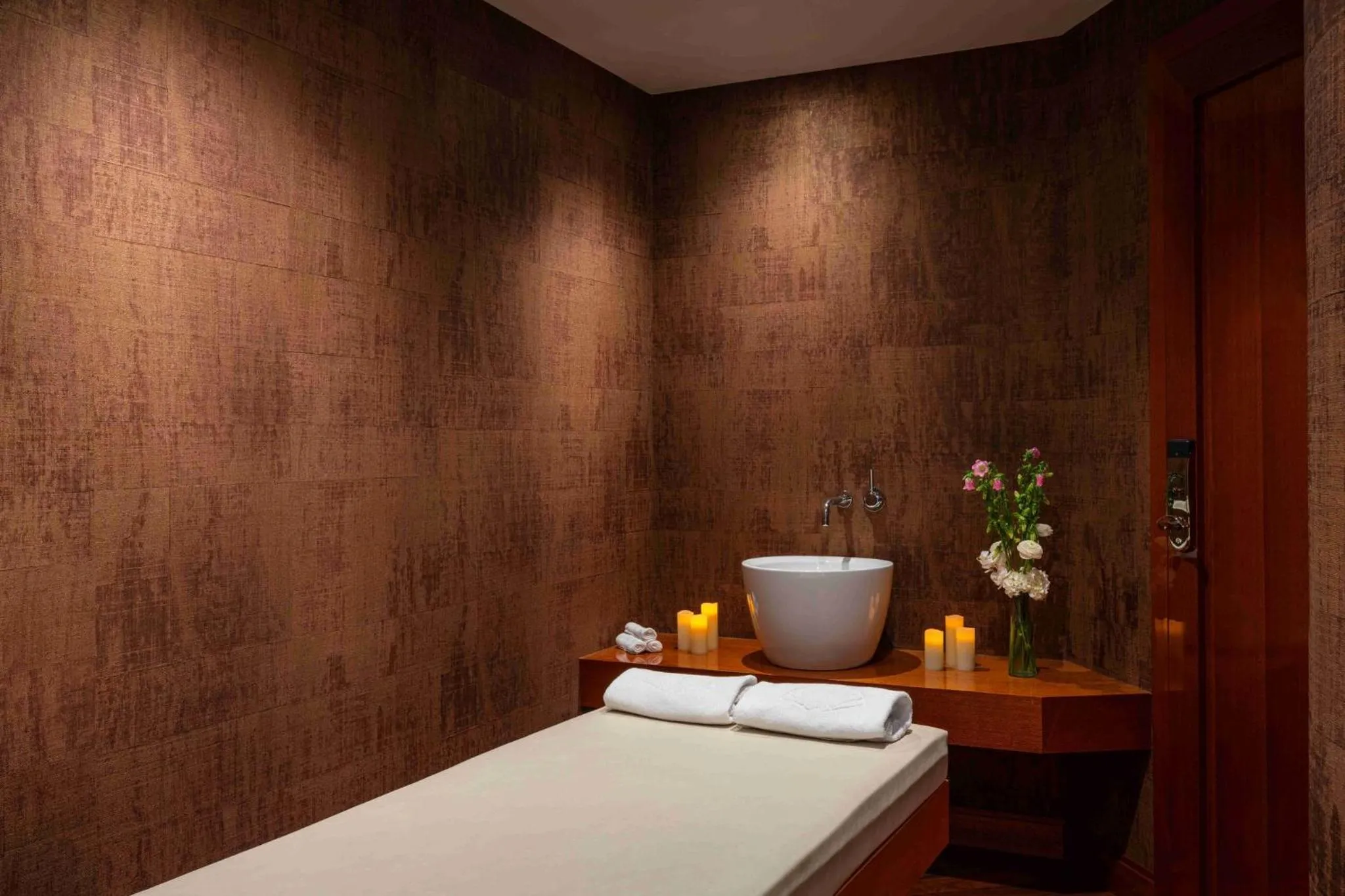 Massage, Bed in Mandarin Oriental, Geneva