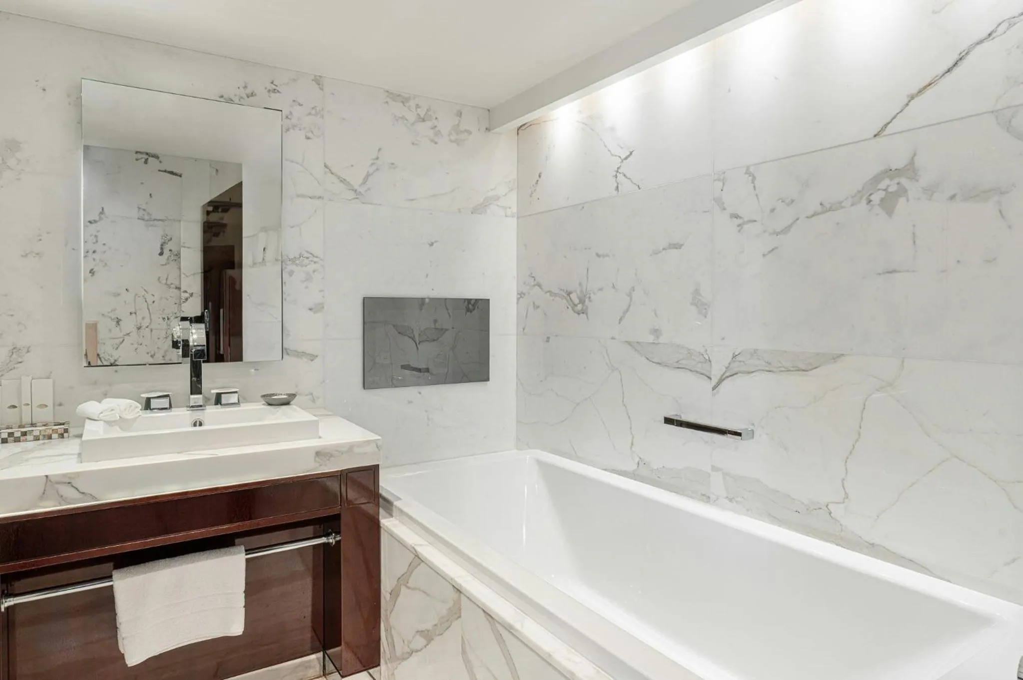 Photo of the whole room in Mandarin Oriental, Geneva