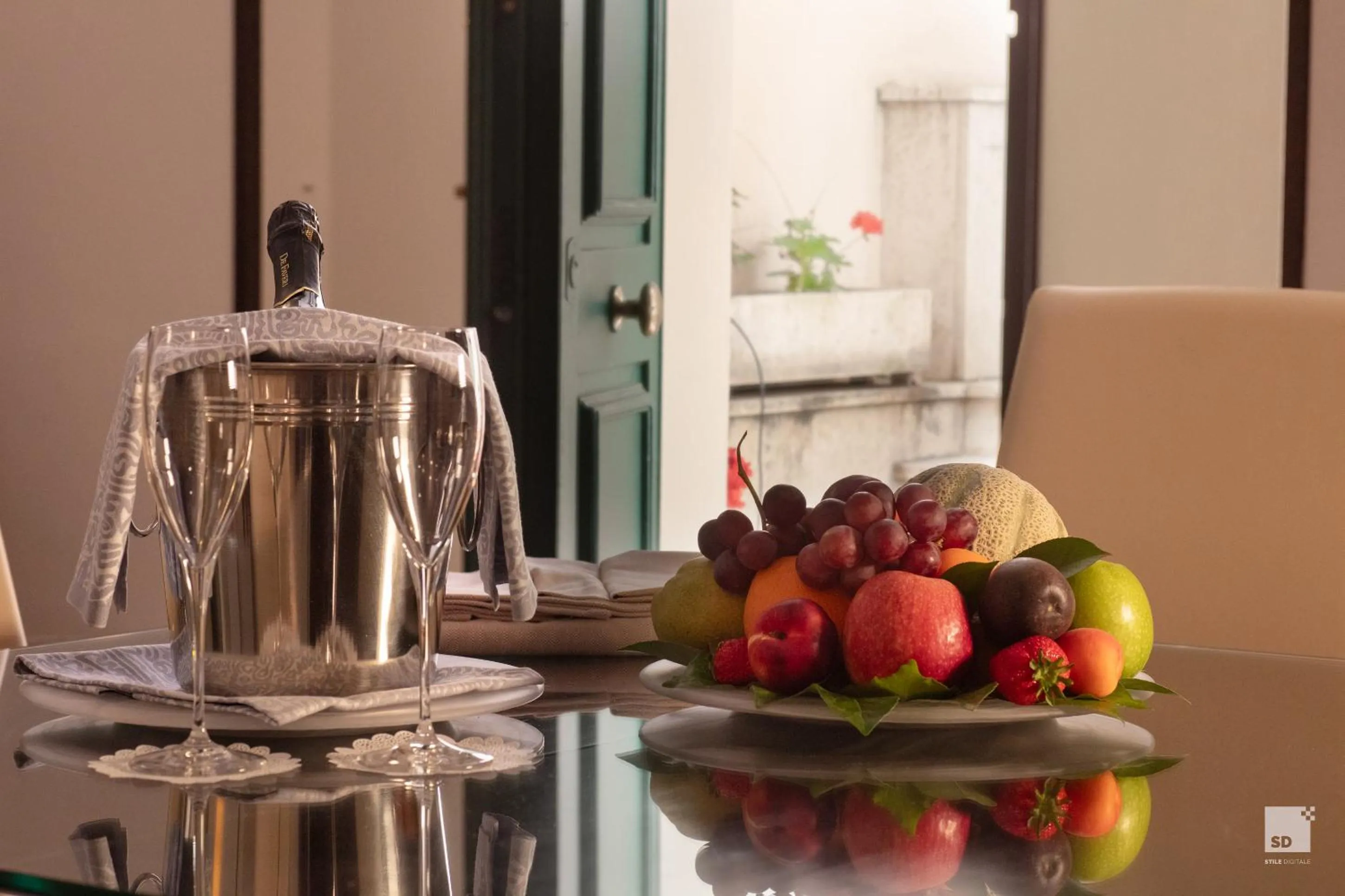 Restaurant/places to eat in Aldrovandi Residence City Suites