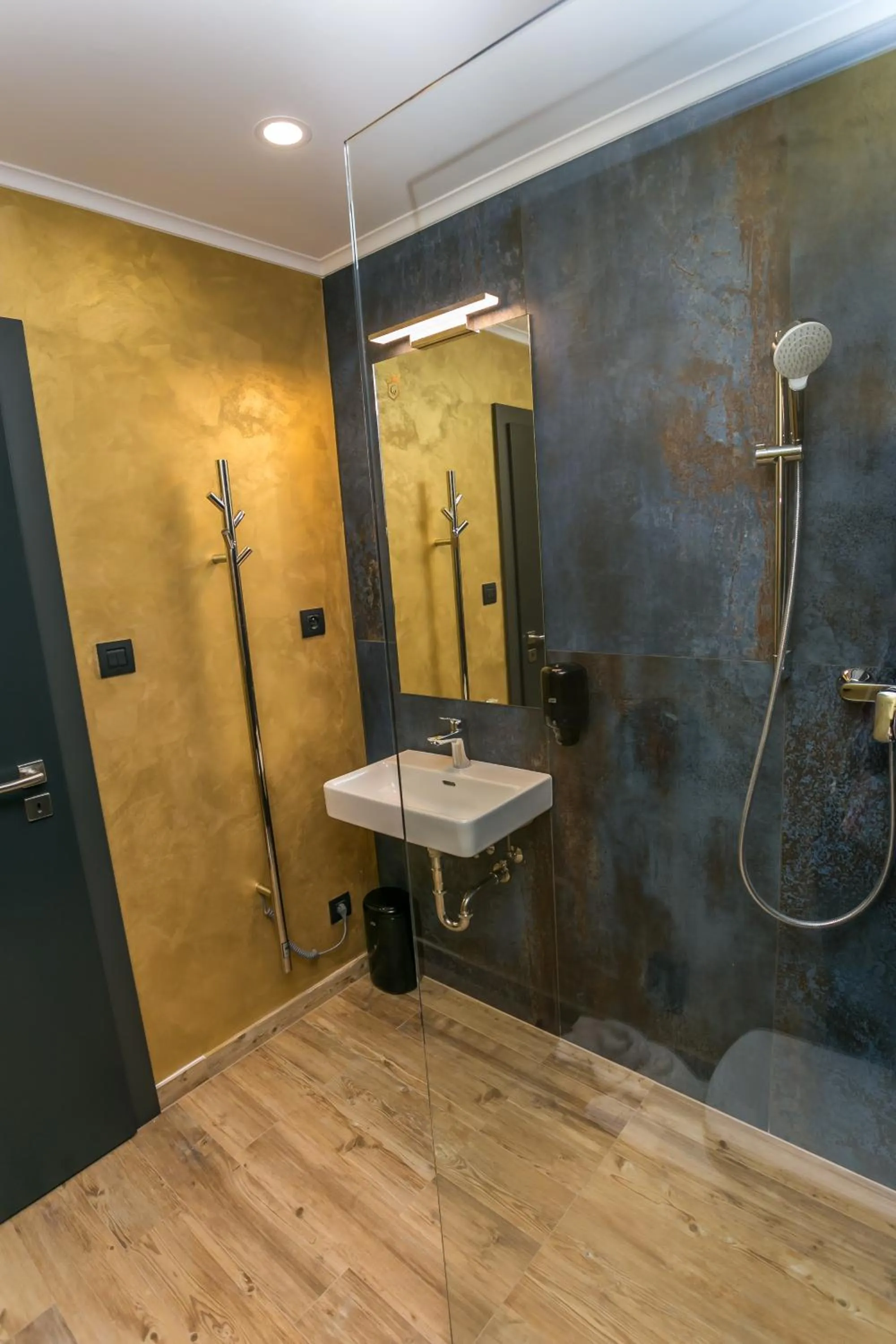 Shower in Apart Hotel GOLDEN apartments