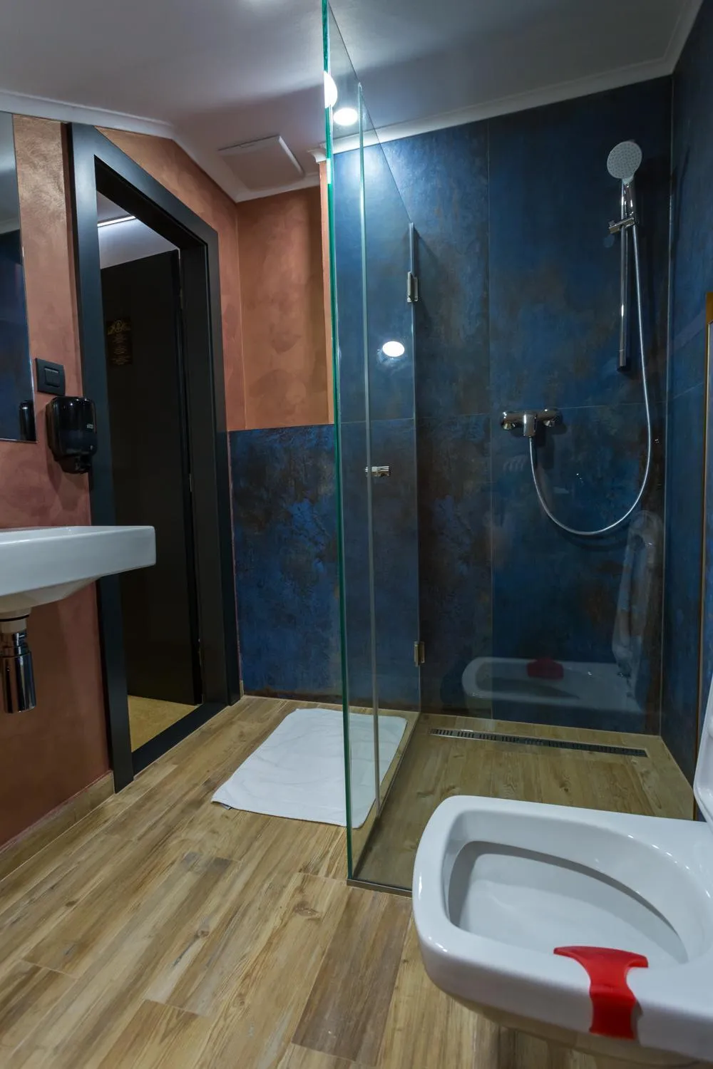 Shower in Apart Hotel GOLDEN apartments