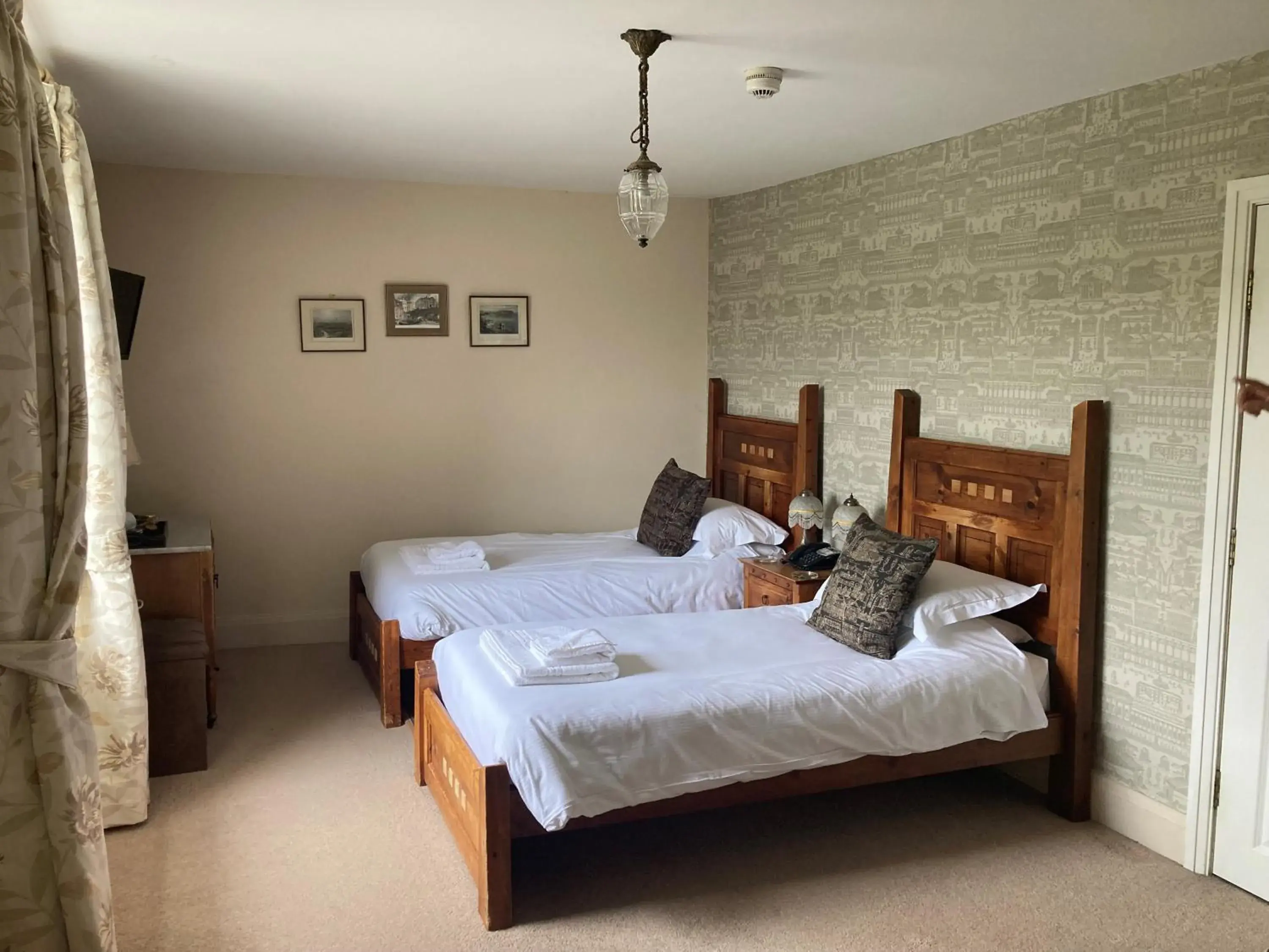 Superior Twin Room 2 in The Punch Bowl Inn Superior Twin Room 2 in The Punch Bowl Inn