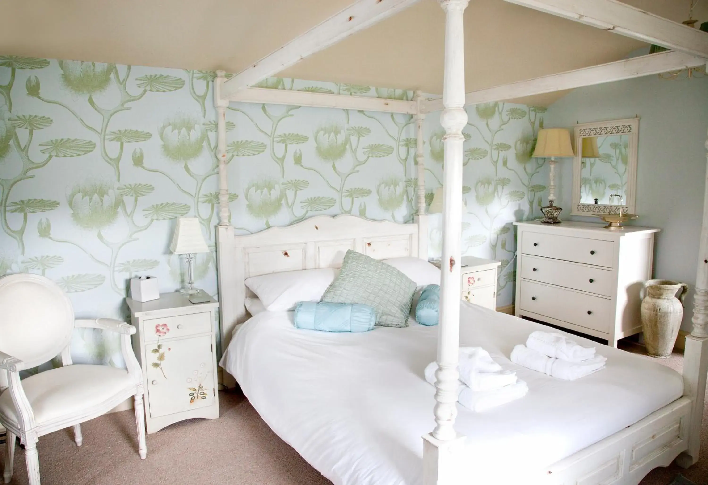 Photo of the whole room, Bed in The Punch Bowl Inn Photo of the whole room, Bed in The Punch Bowl Inn