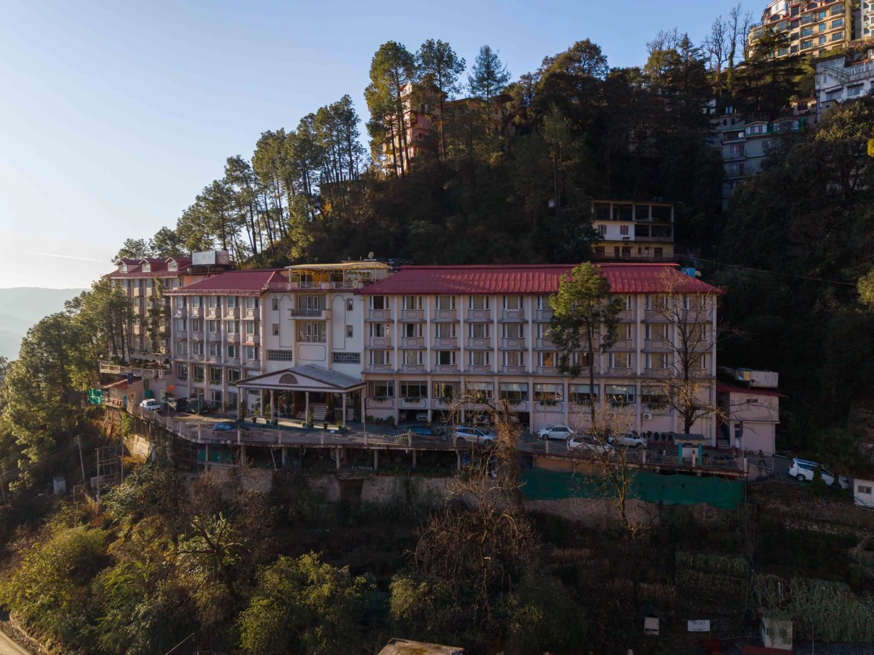 Facade/entrance in 8fold by LaRiSa