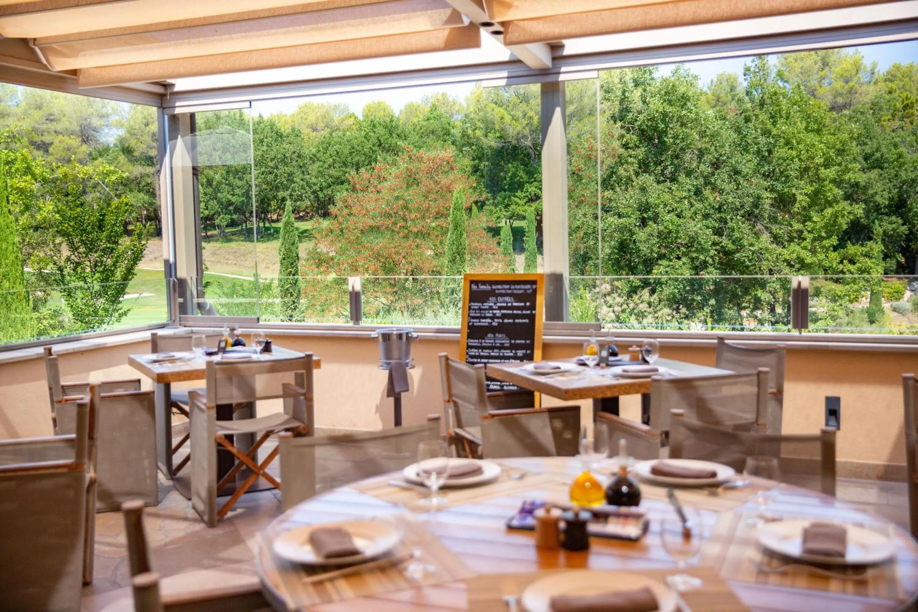 Restaurant/places to eat in Terre Blanche Hotel Spa Golf Resort