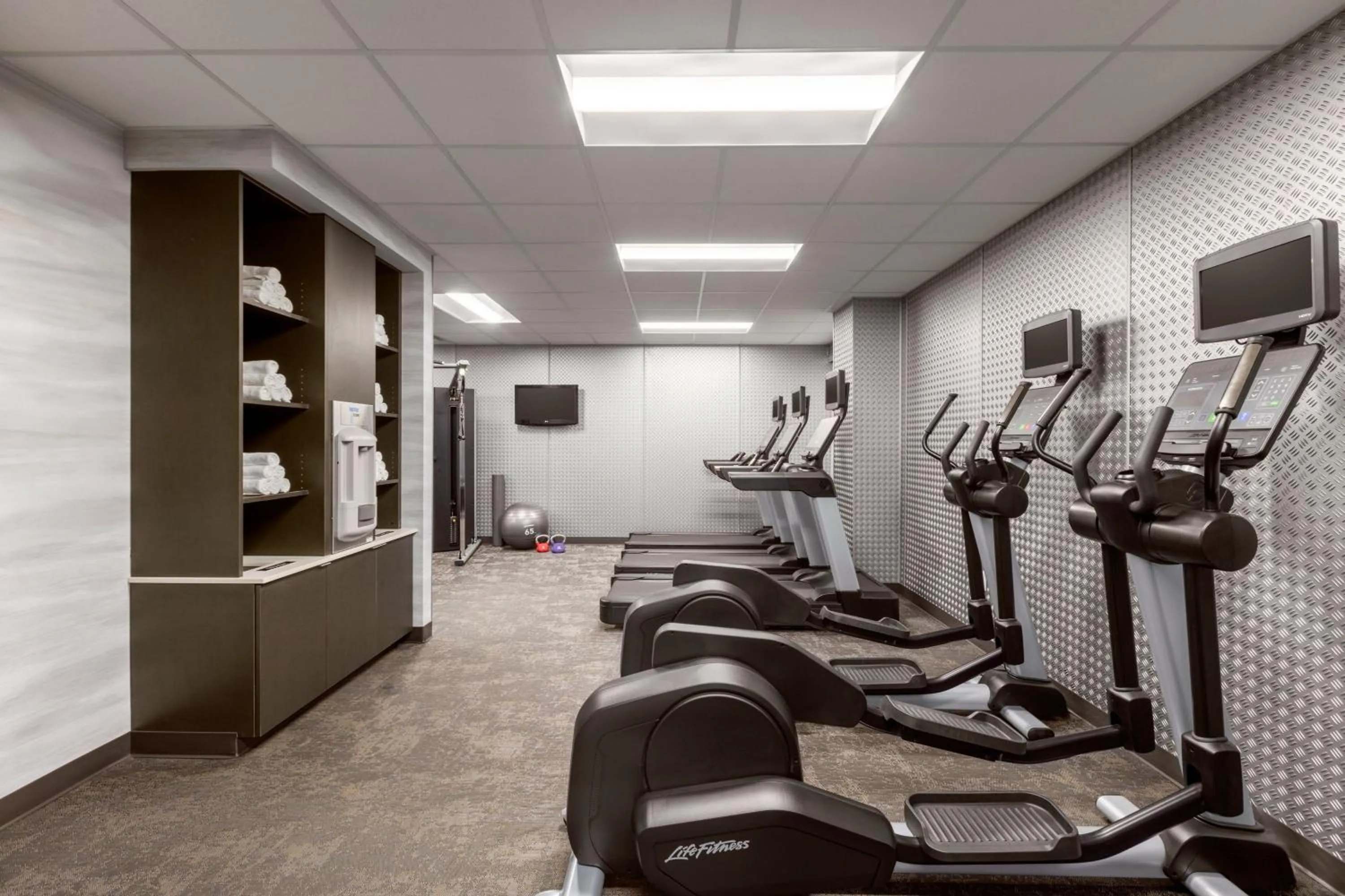Fitness centre/facilities in Fairfield Inn & Suites by Marriott Hershey Chocolate Avenue