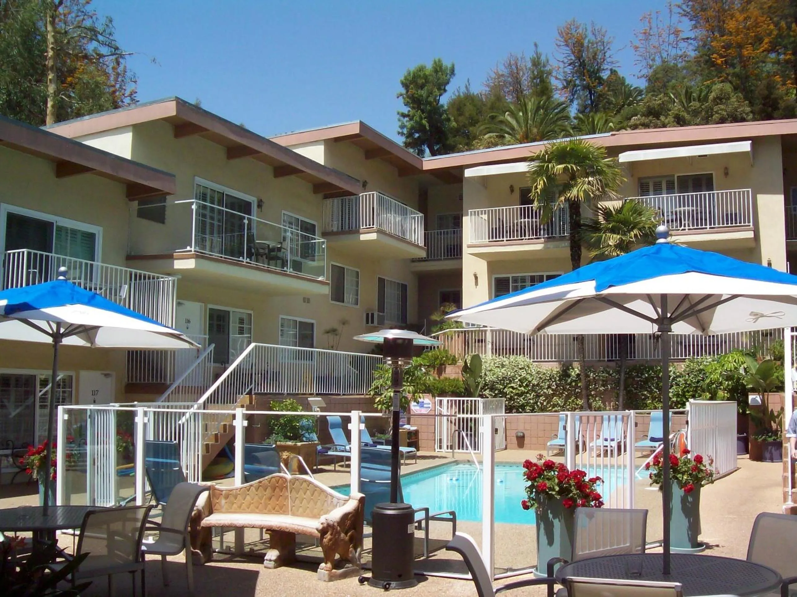 On-site shops in Magic Castle Hotel