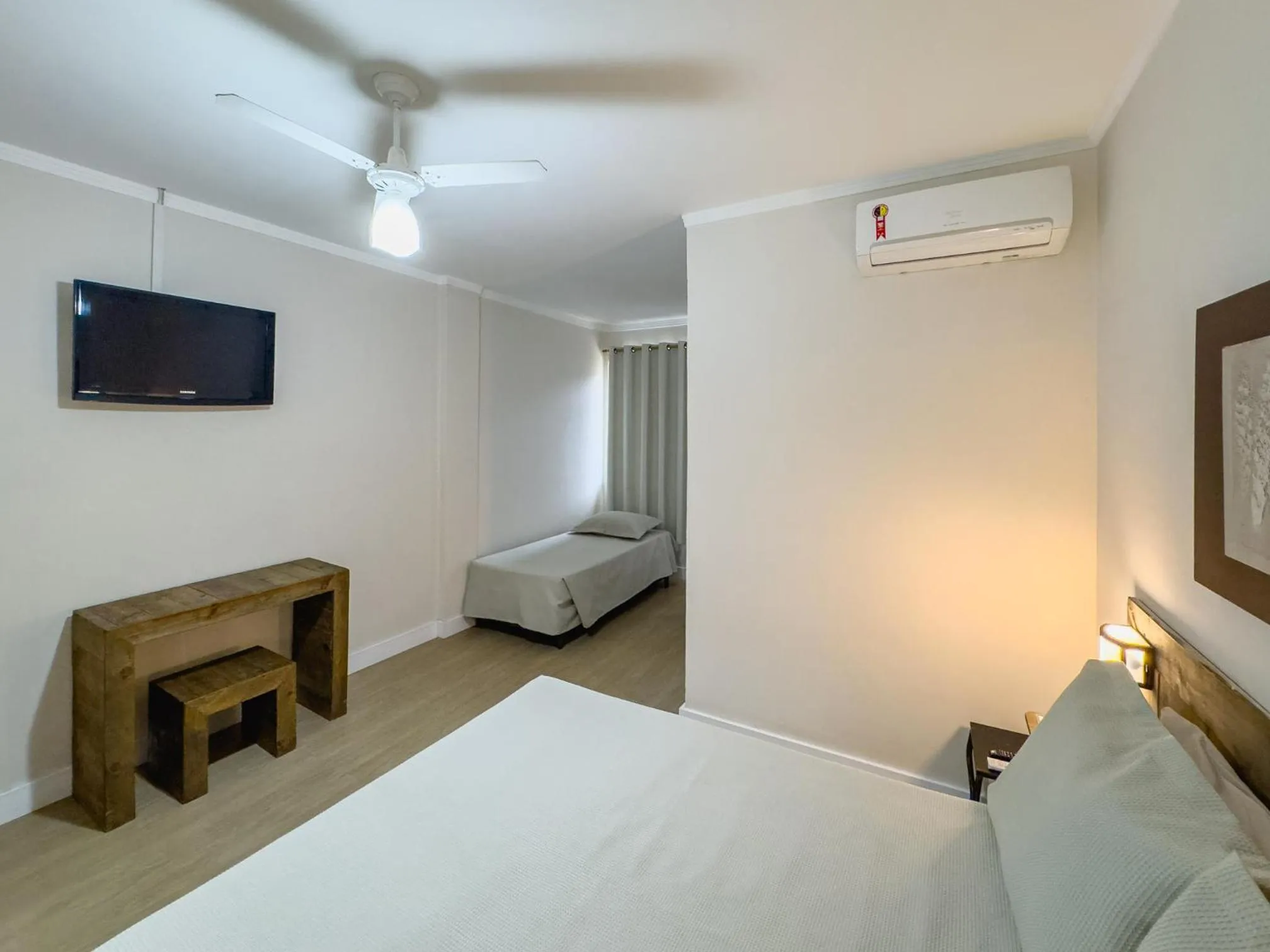 TV and multimedia, Bed in Hotel Santiago