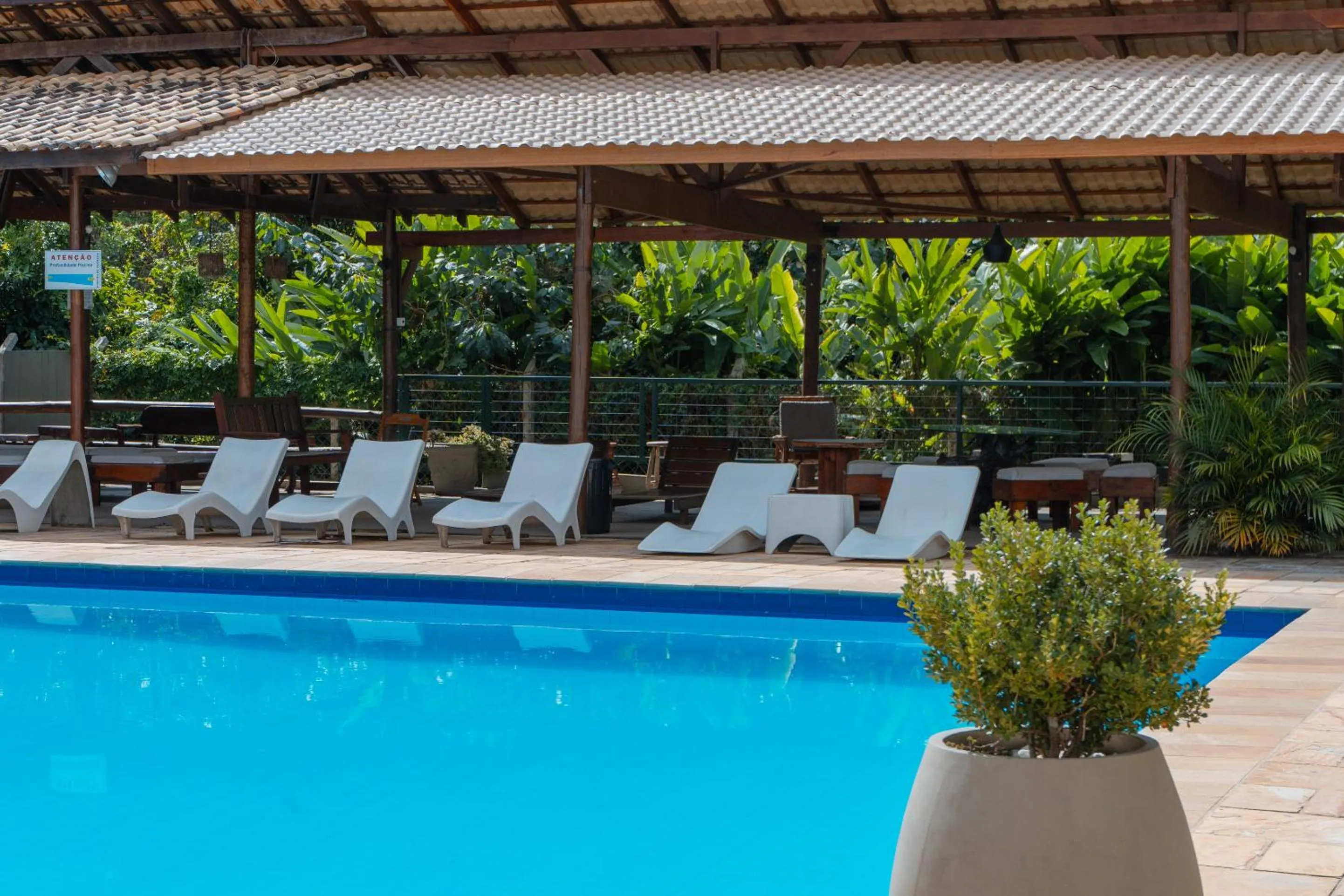 Swimming pool in Hotel Santiago