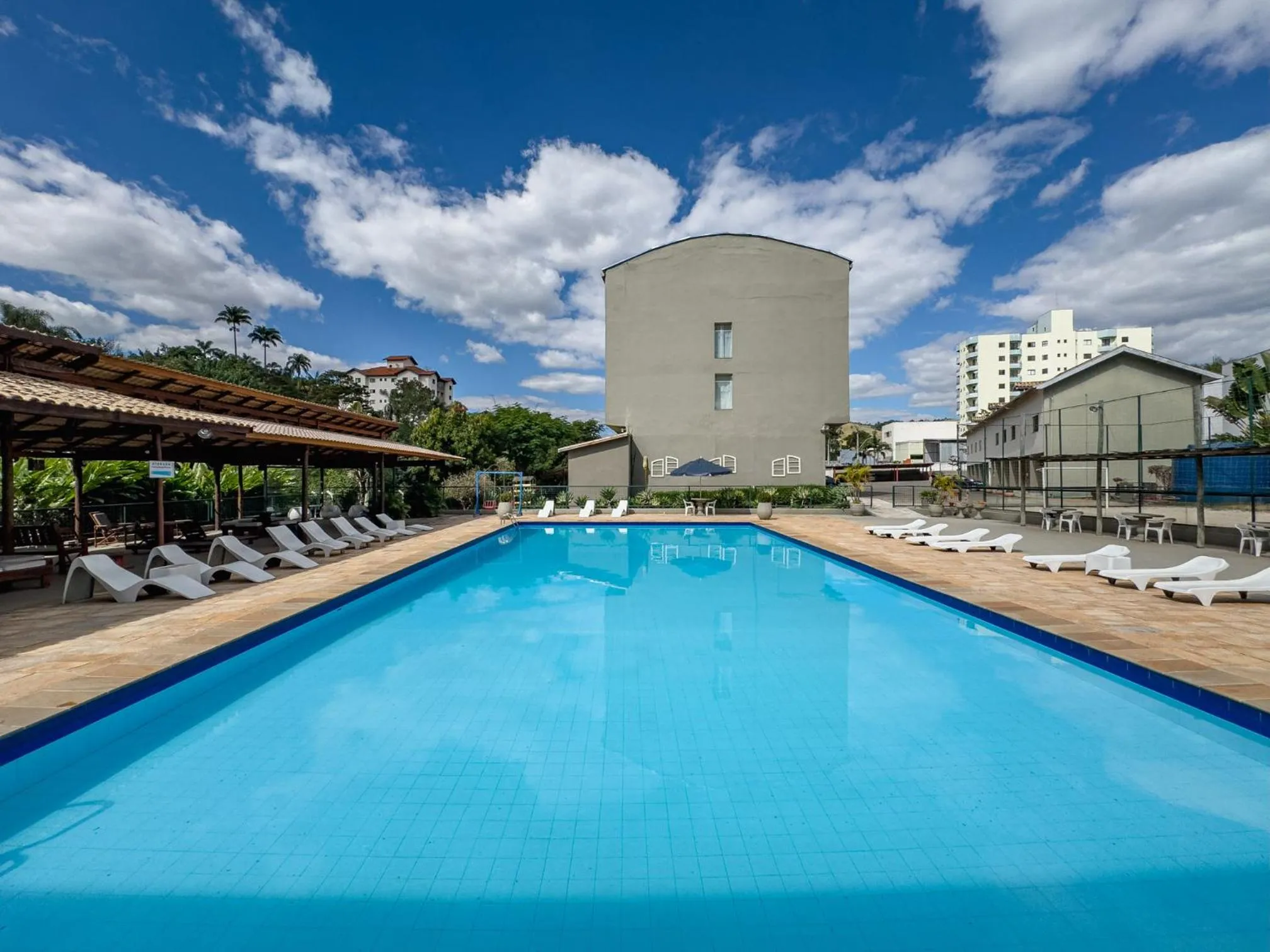 Swimming pool in Hotel Santiago