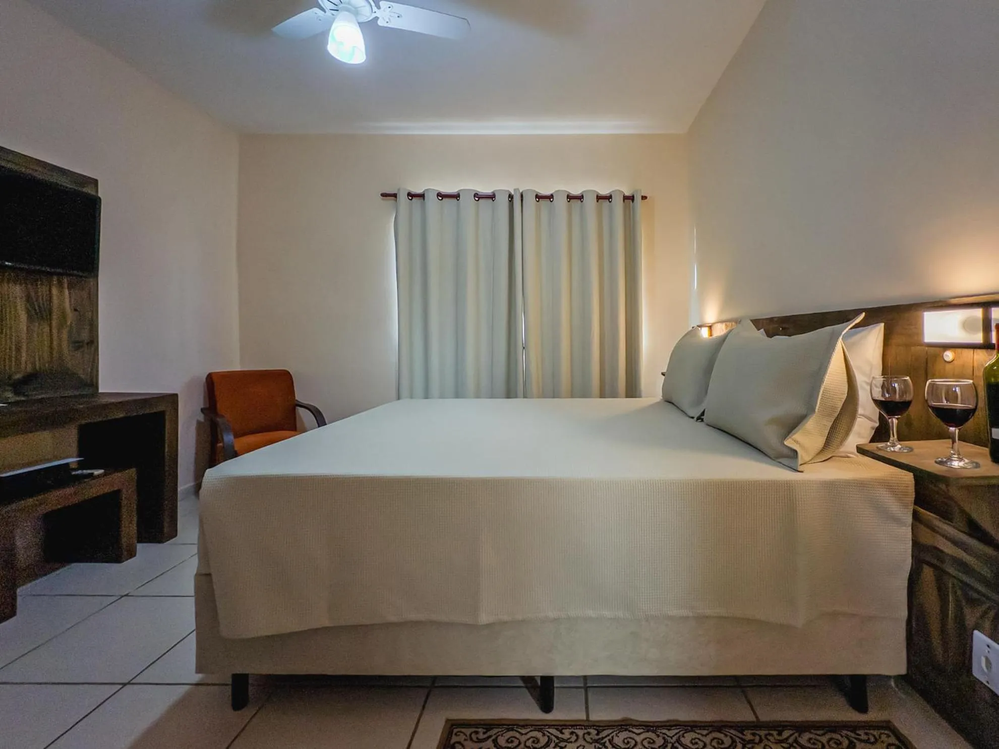 Bedroom, Bed in Hotel Santiago