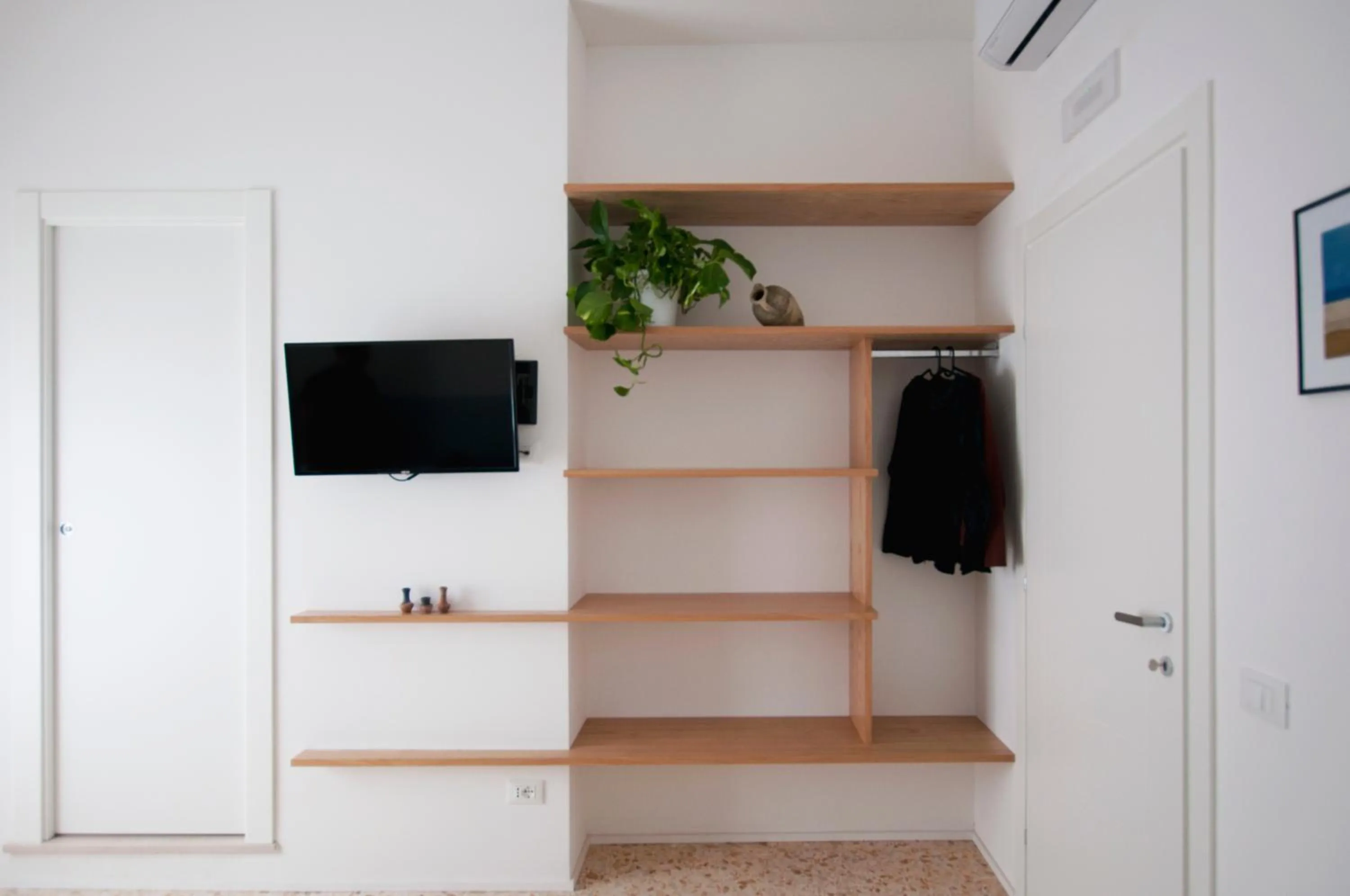 wardrobe in Casa27 Affittacamere