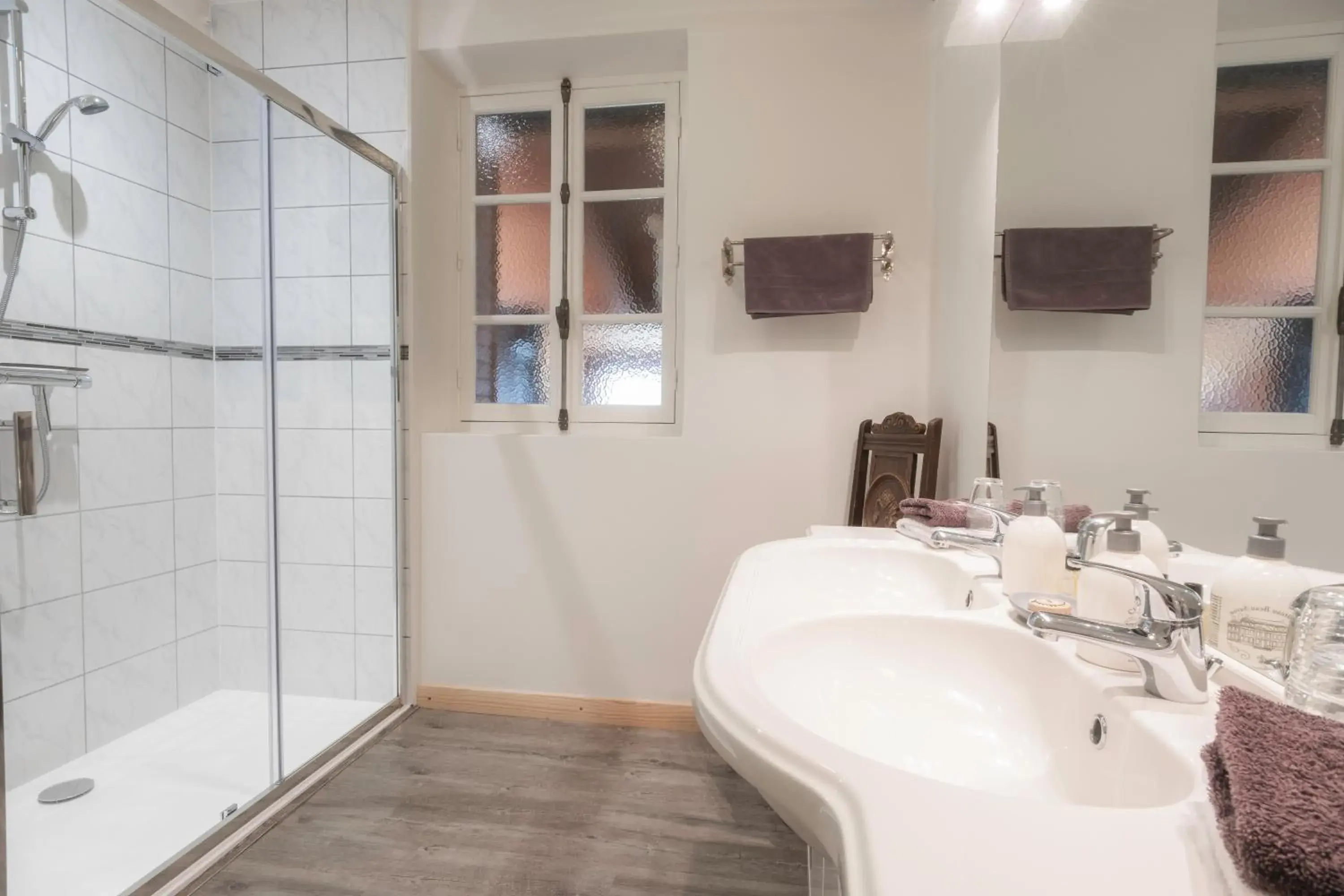 Family Room with Private Bathroom in Le Pont du Roy Family Room with Private Bathroom in Le Pont du Roy