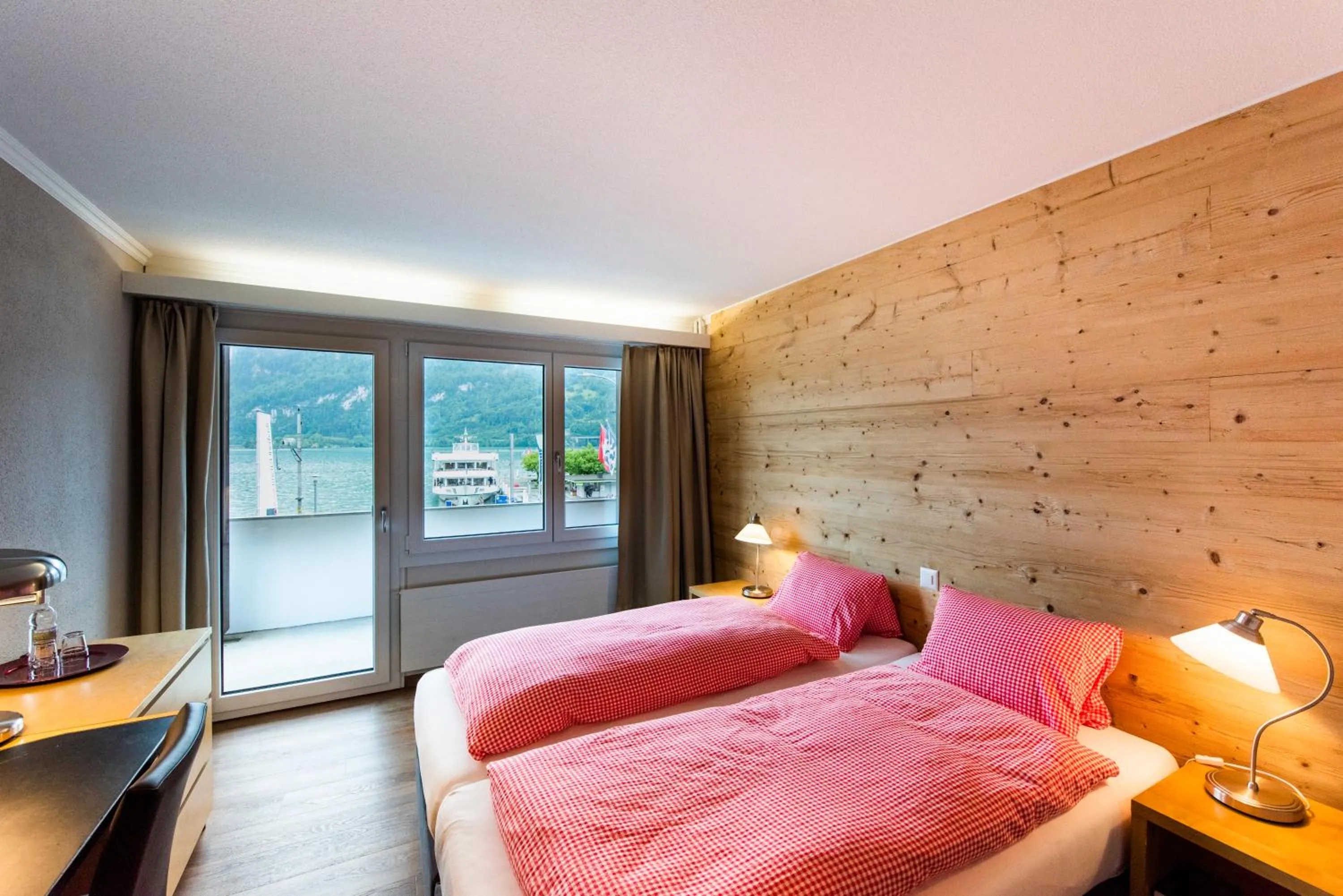 Photo of the whole room, Bed in Hotel Weisses Kreuz