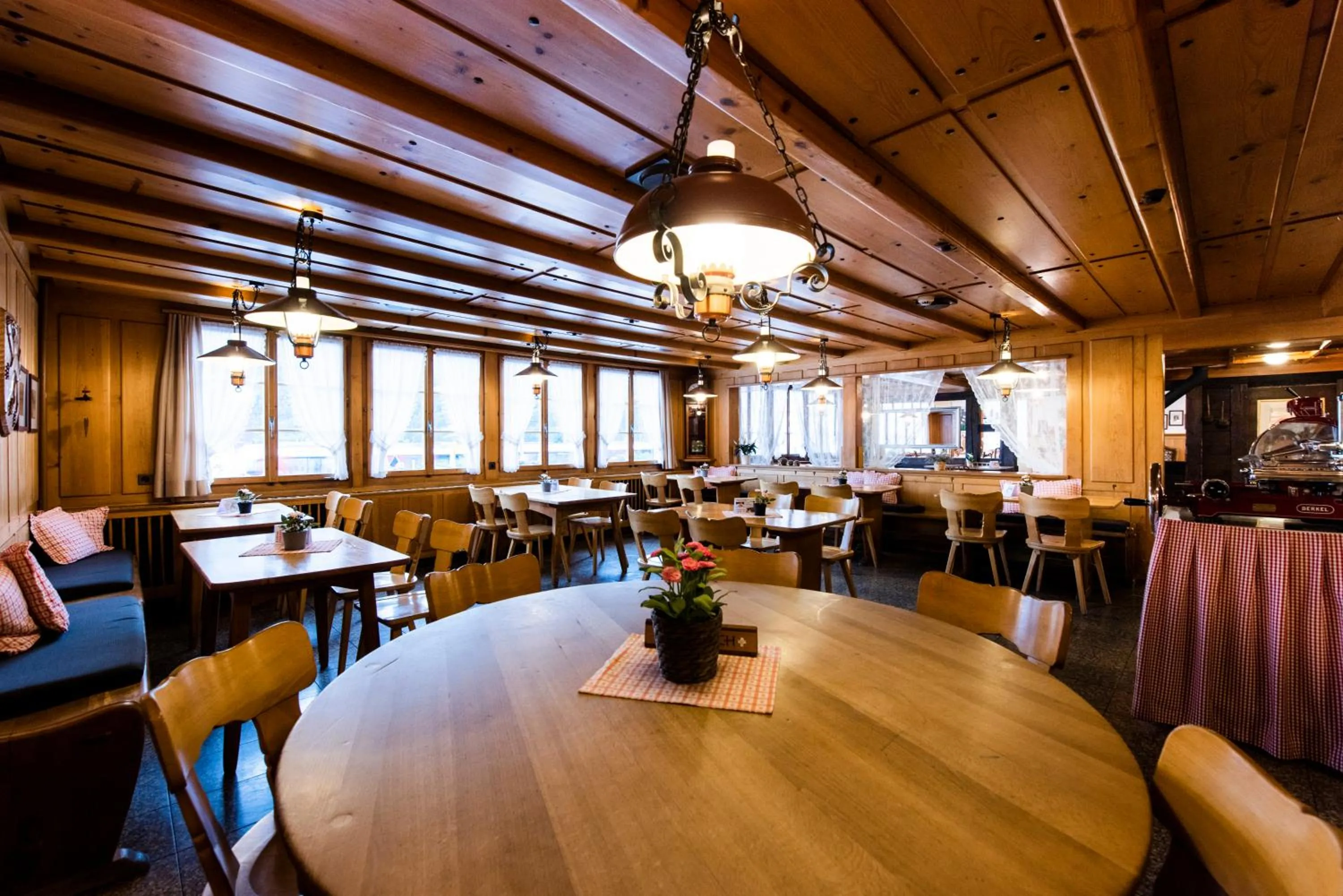 Restaurant/places to eat in Hotel Weisses Kreuz