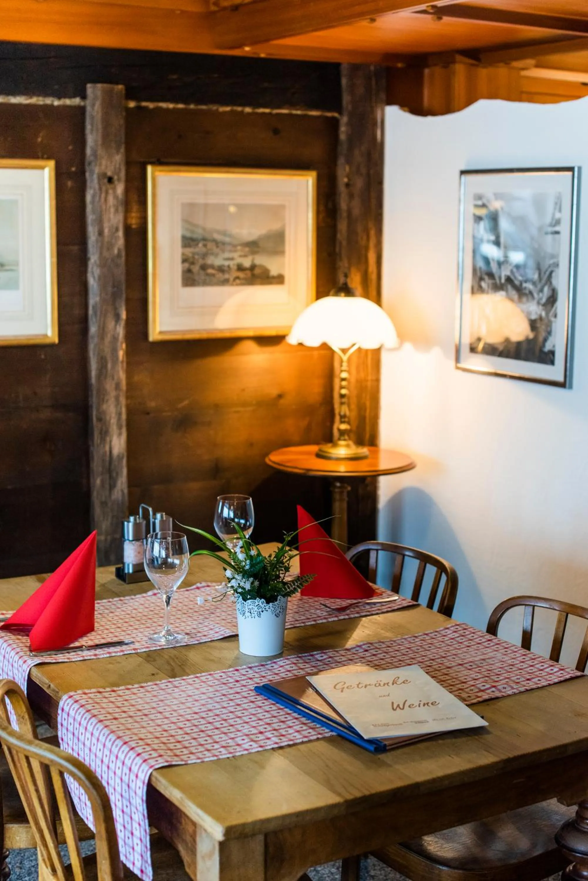 Restaurant/places to eat in Hotel Weisses Kreuz