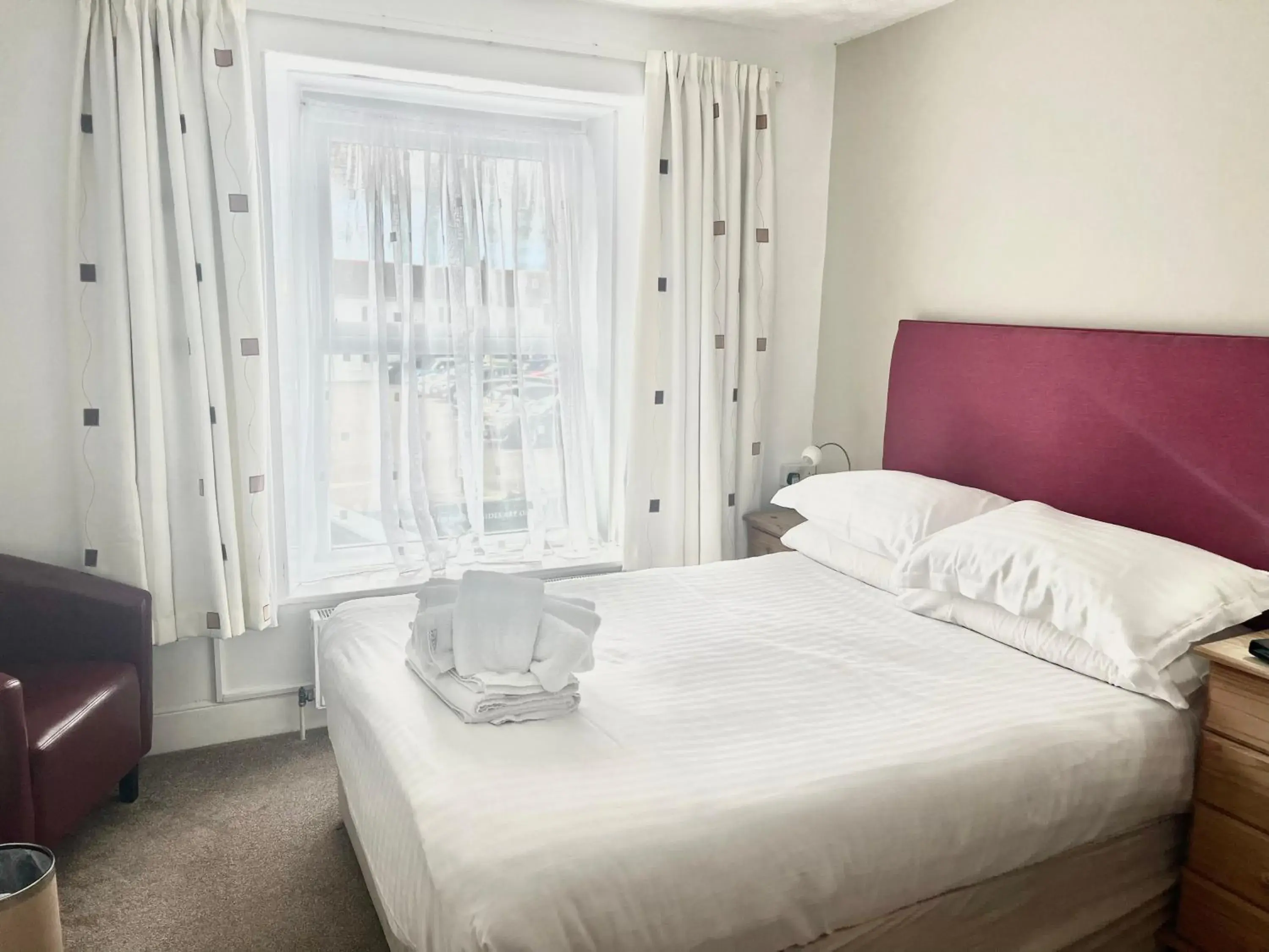 Small Double Room in King Arthurs Arms Small Double Room in King Arthurs Arms