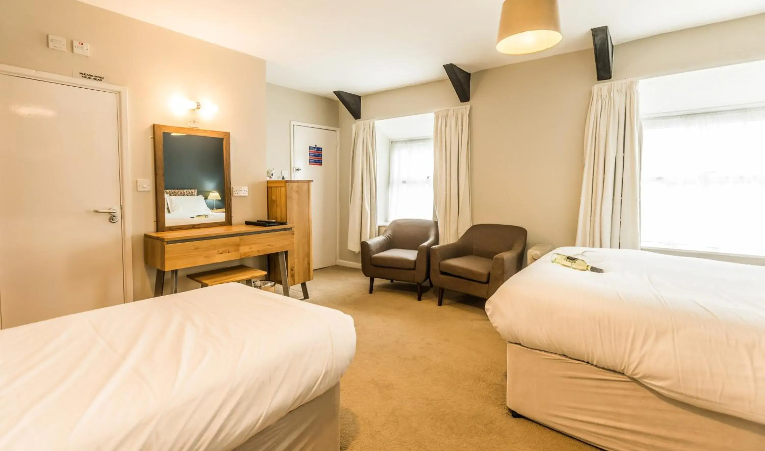 Quadruple Room 4 Adults in King Arthurs Arms Quadruple Room 4 Adults in King Arthurs Arms